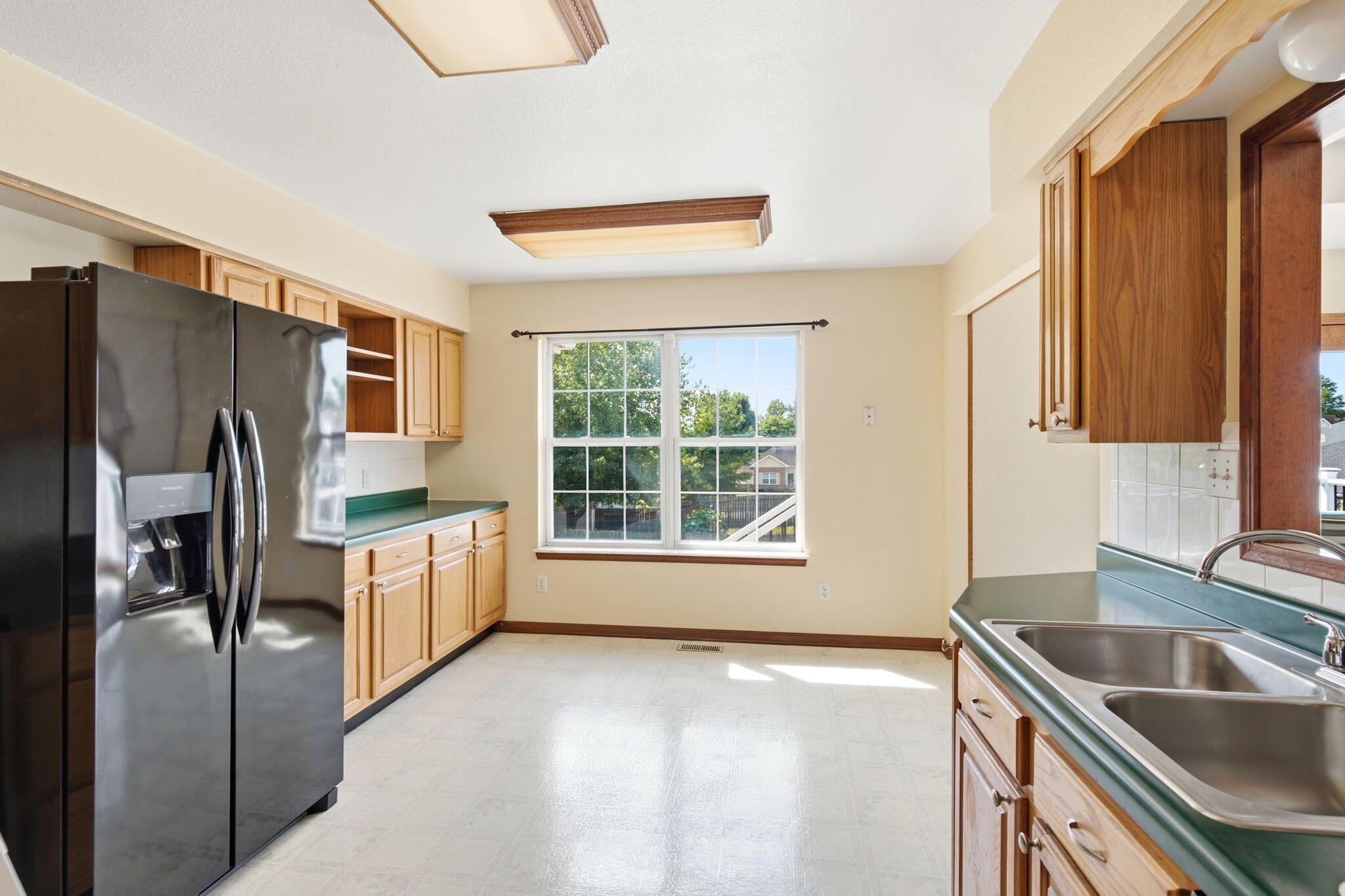 1502 E Preakness Drive Property Photo 6