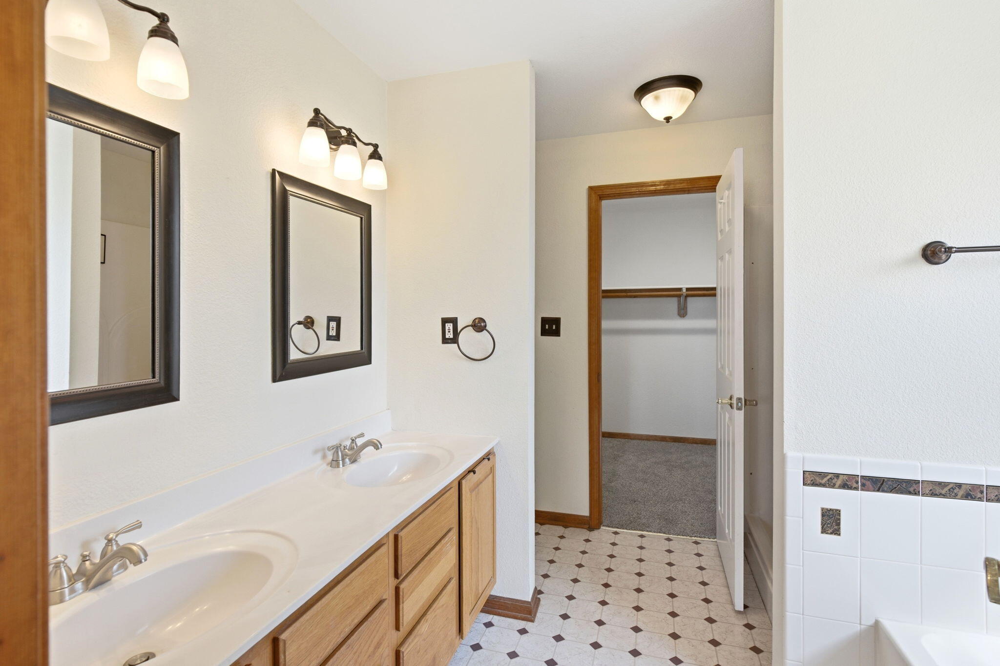 1502 E Preakness Drive Property Photo 26