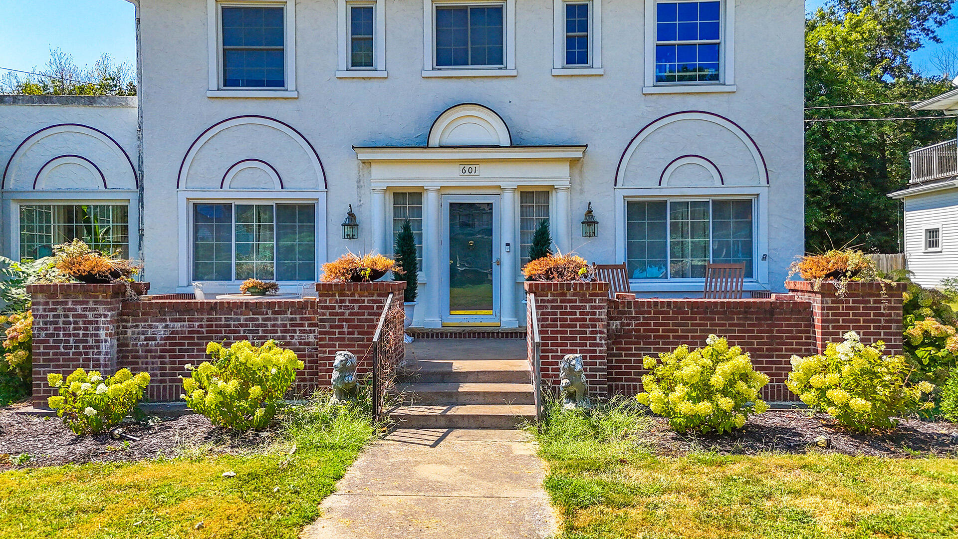 601 Woodlawn Street Property Photo 1