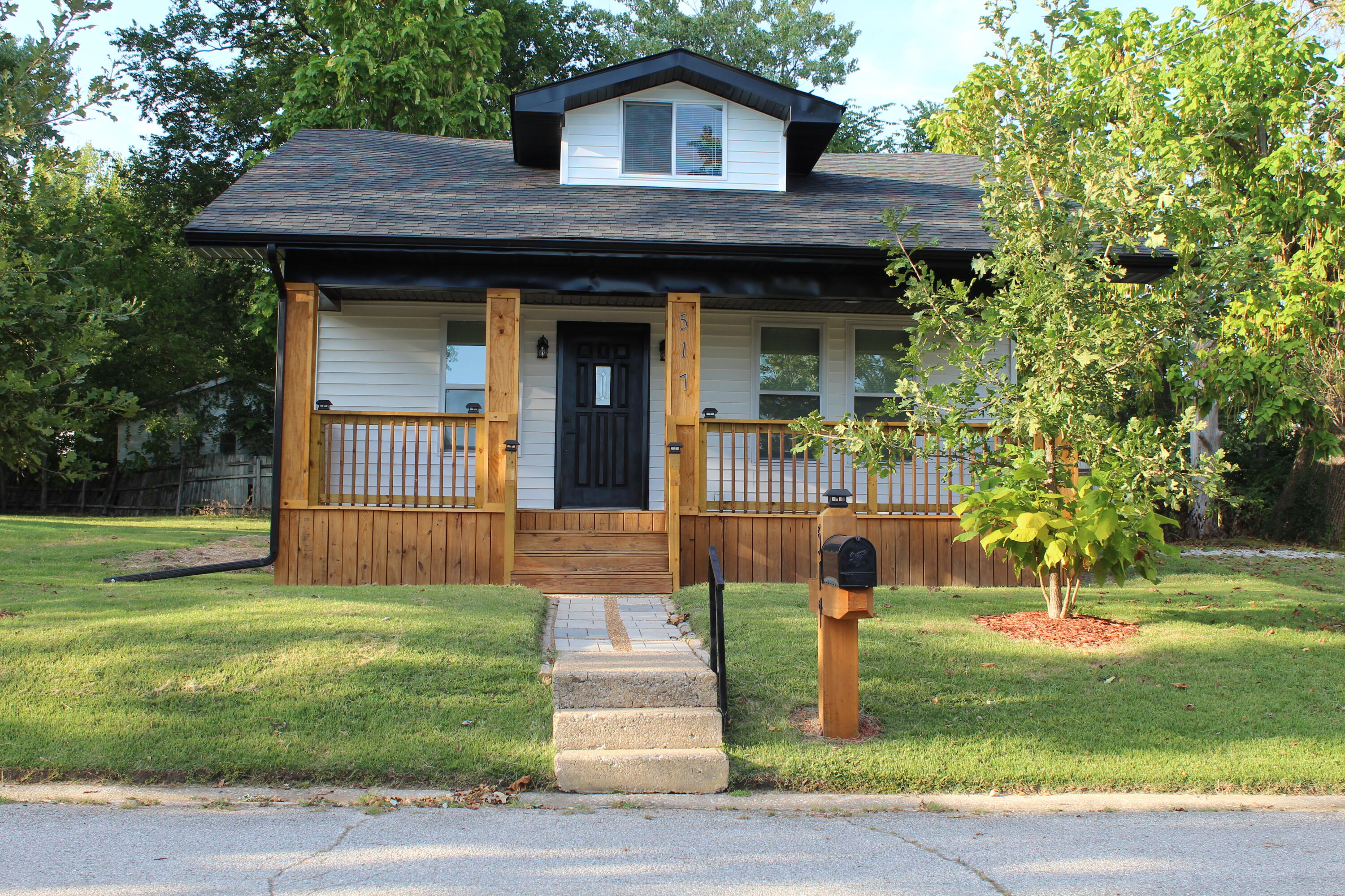 517 E Park Street Property Photo 1