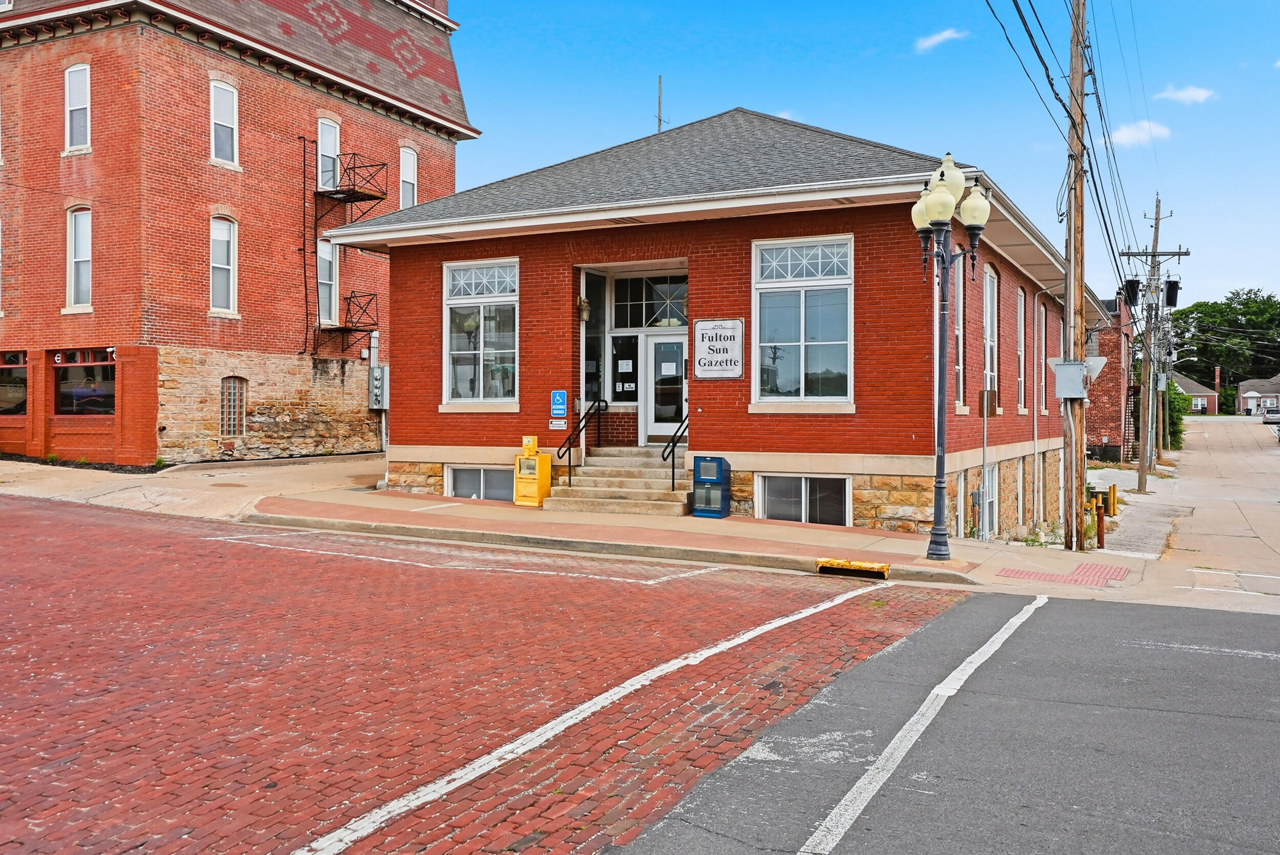 115 E 5th Street Property Photo 1