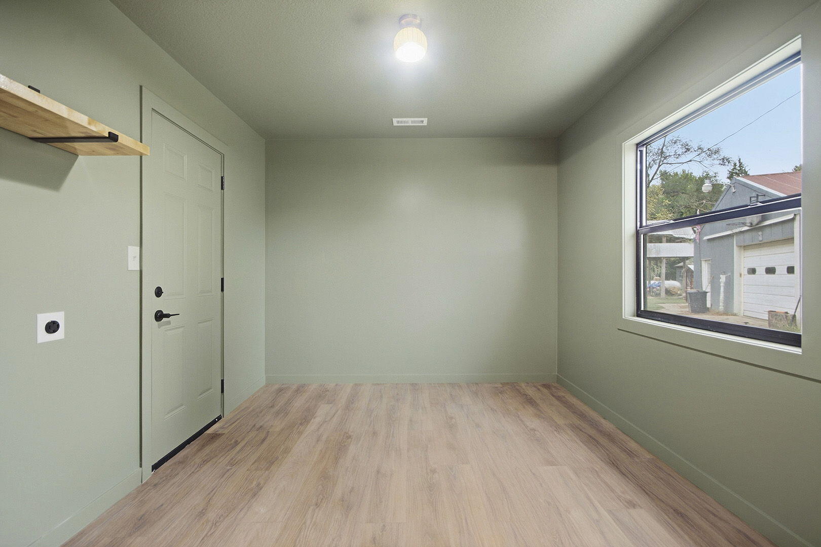 8930 State Highway 15 Property Photo 23