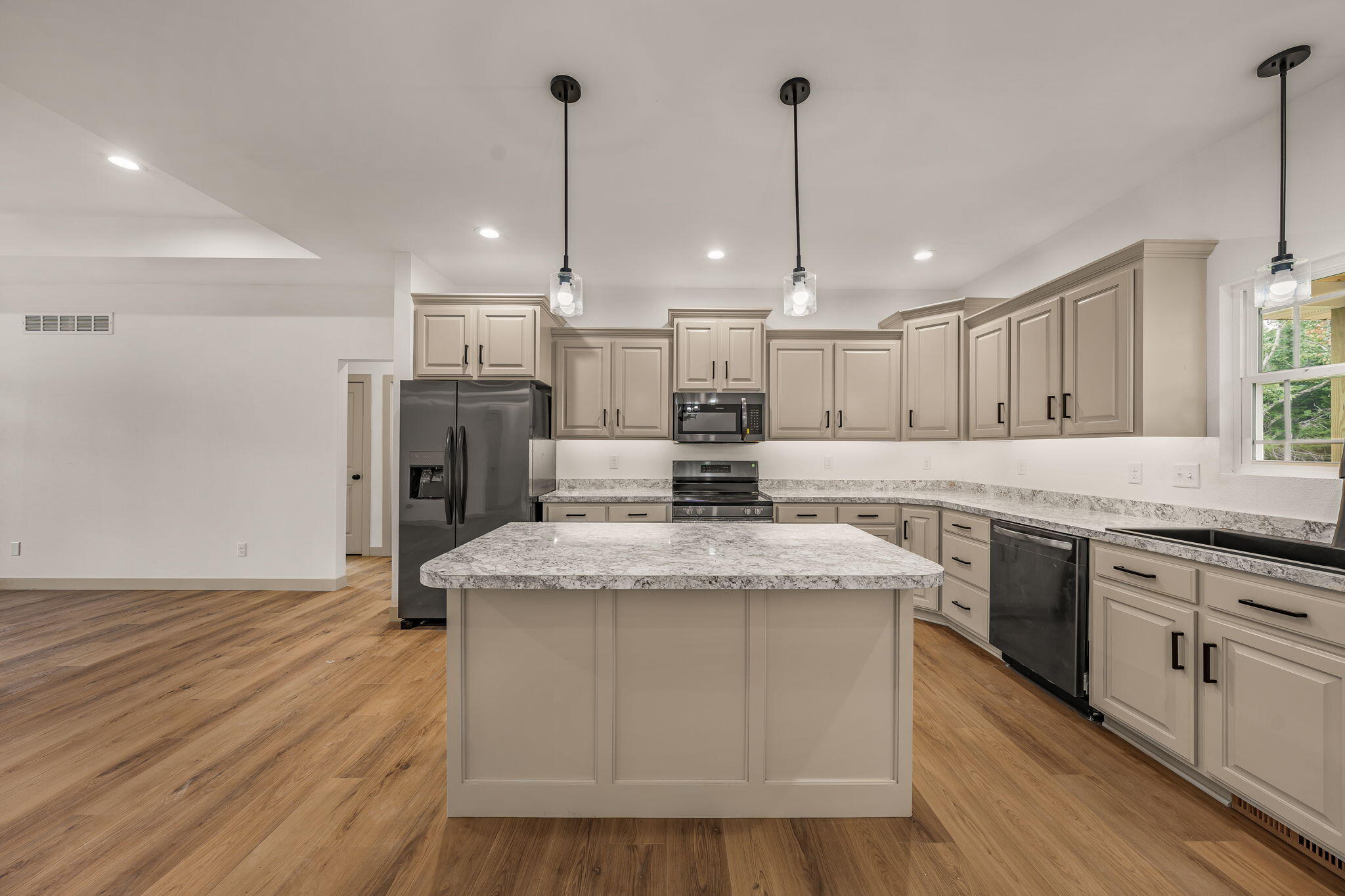 959 Cochise Drive Property Photo 11