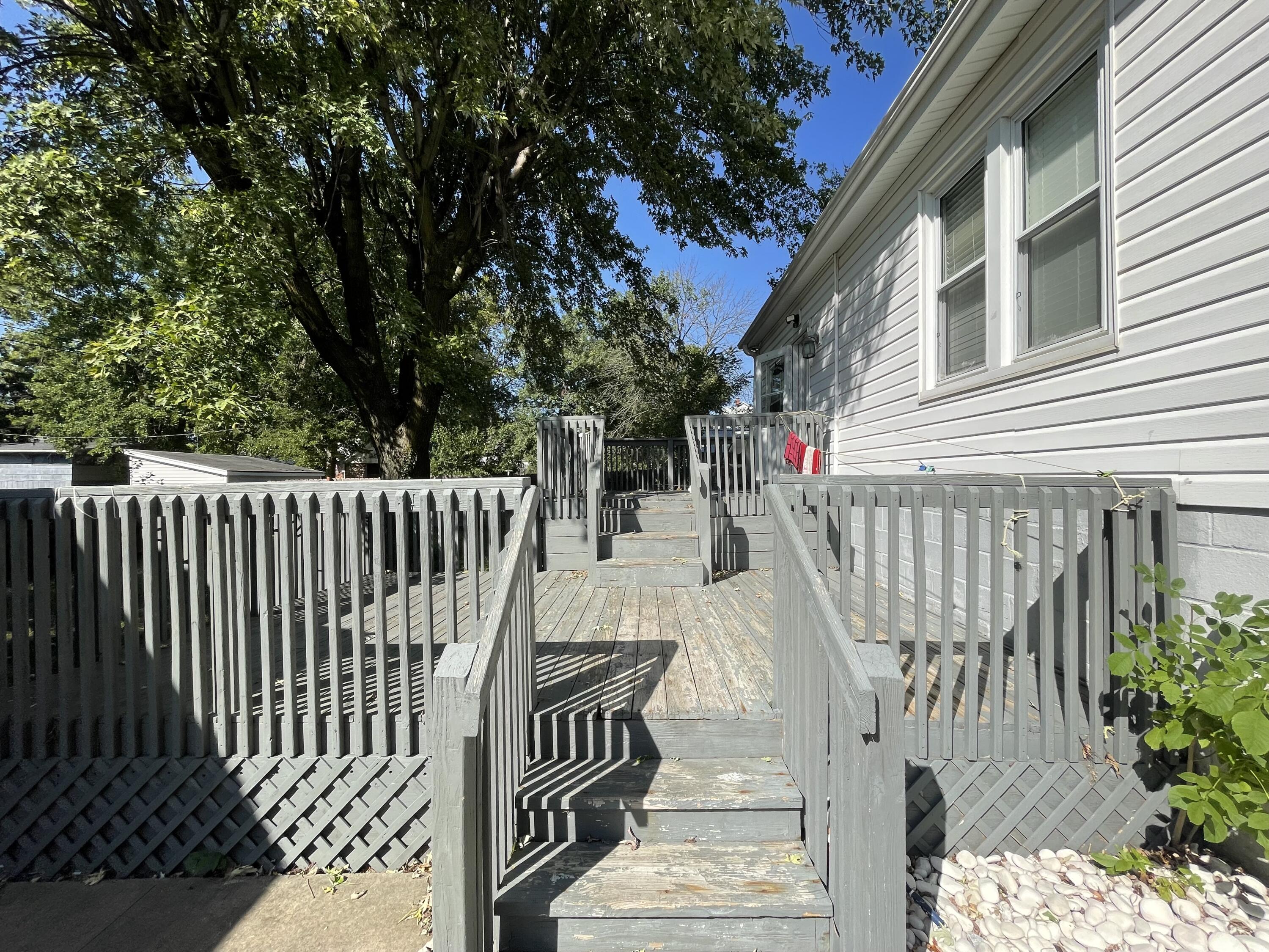 1010 E Jackson Street Property Photo 7