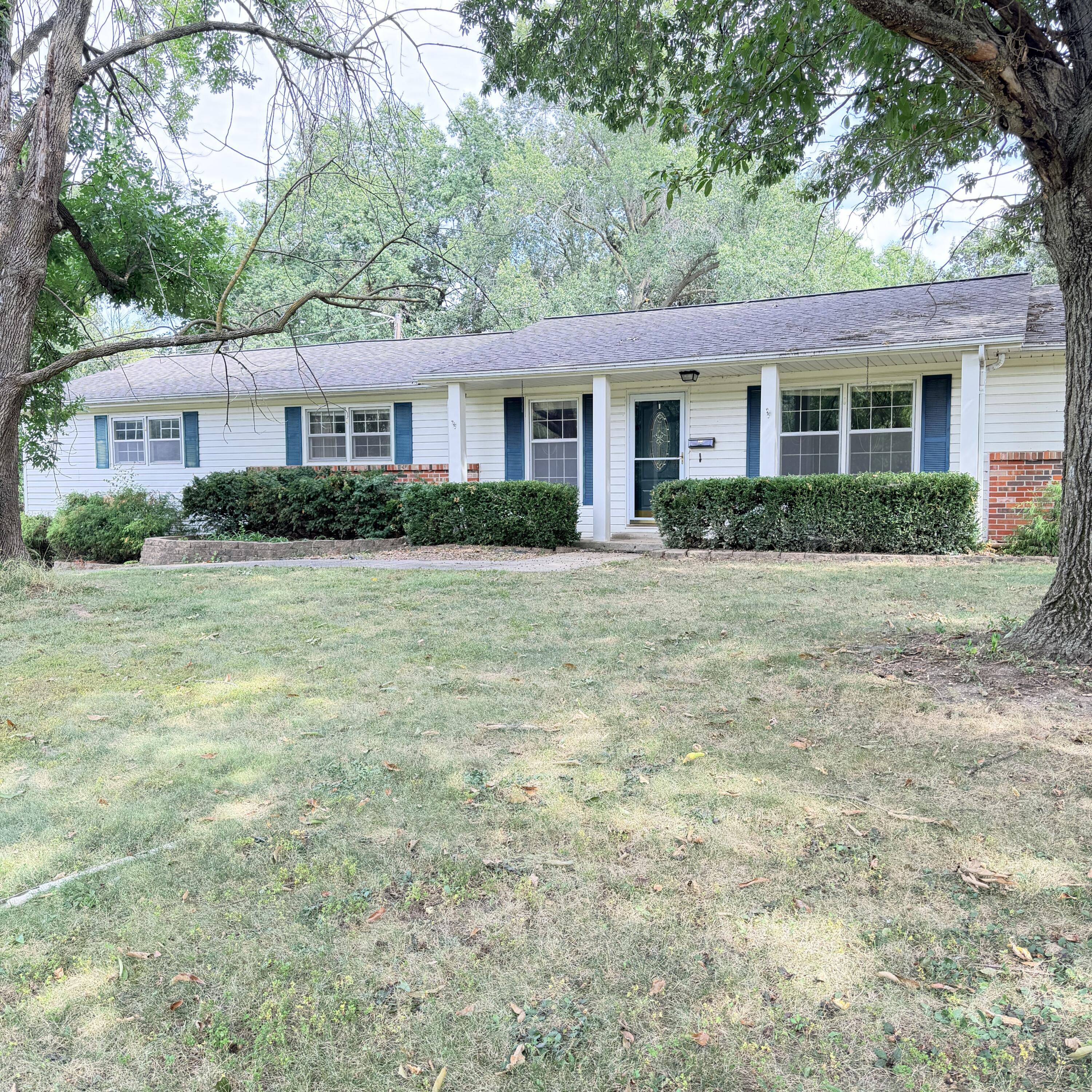 8450 State Highway 15 Property Photo 1