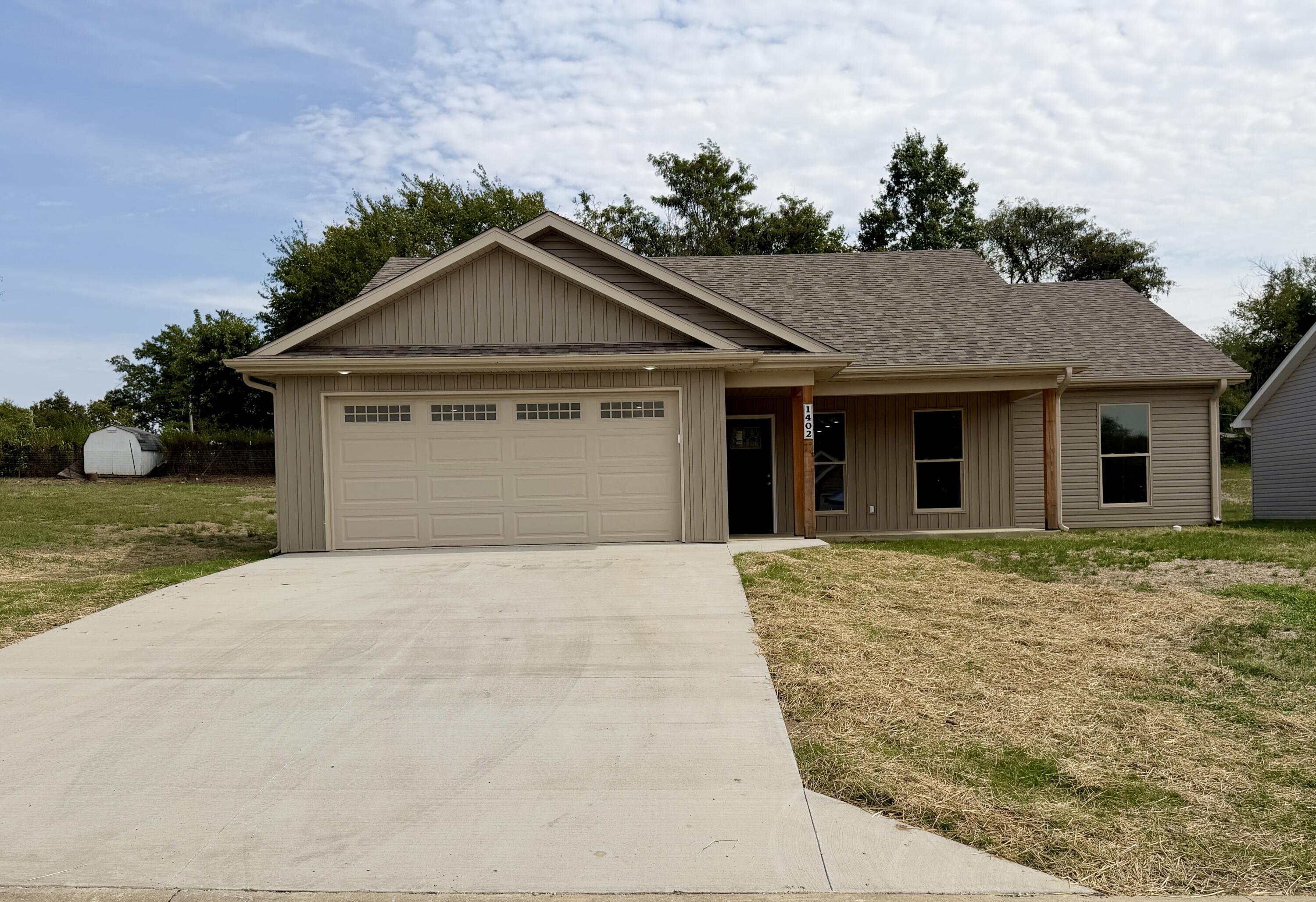 1402 Northside Drive Property Photo 1