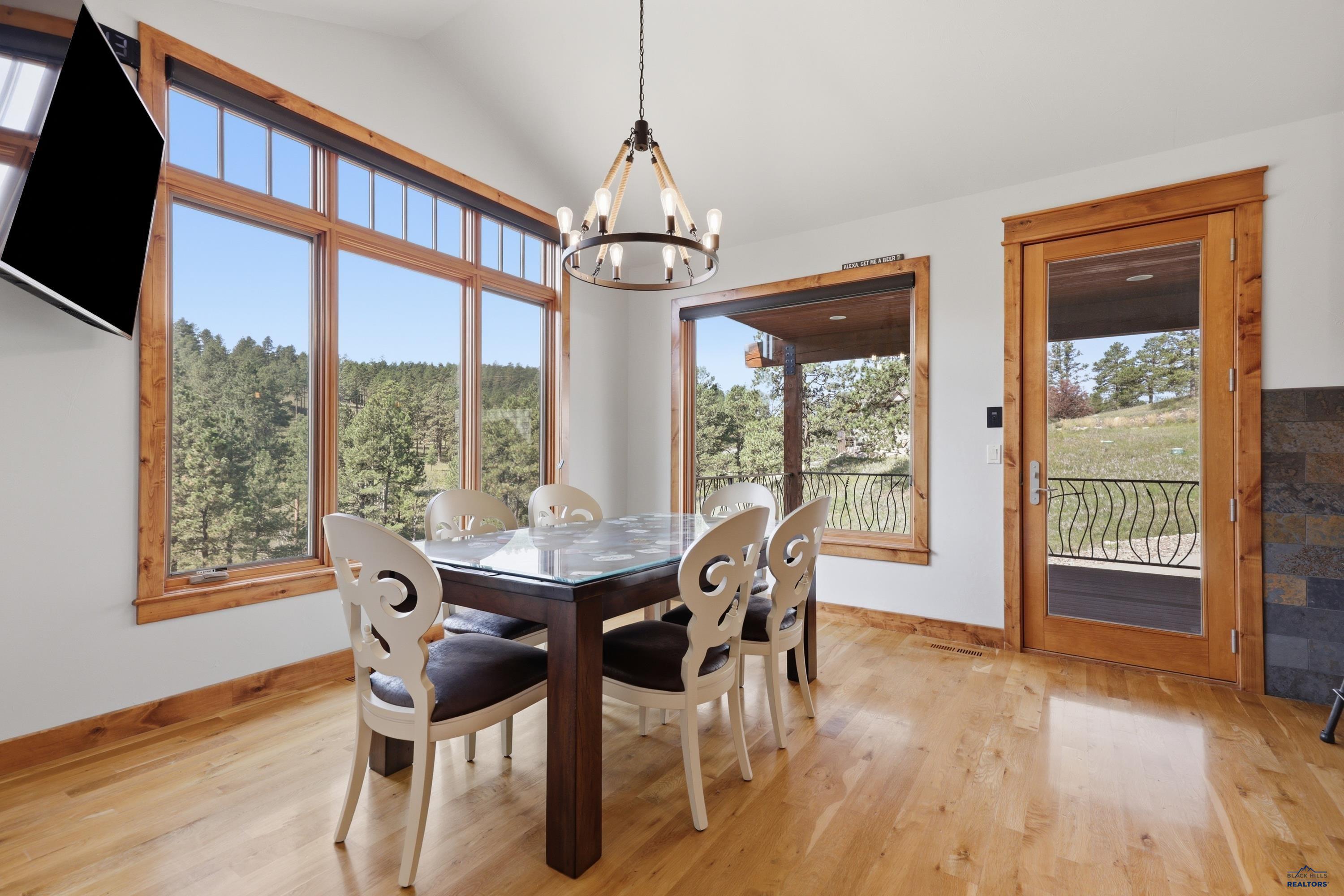 9191 Emerald Ridge Rd Property Photo 16