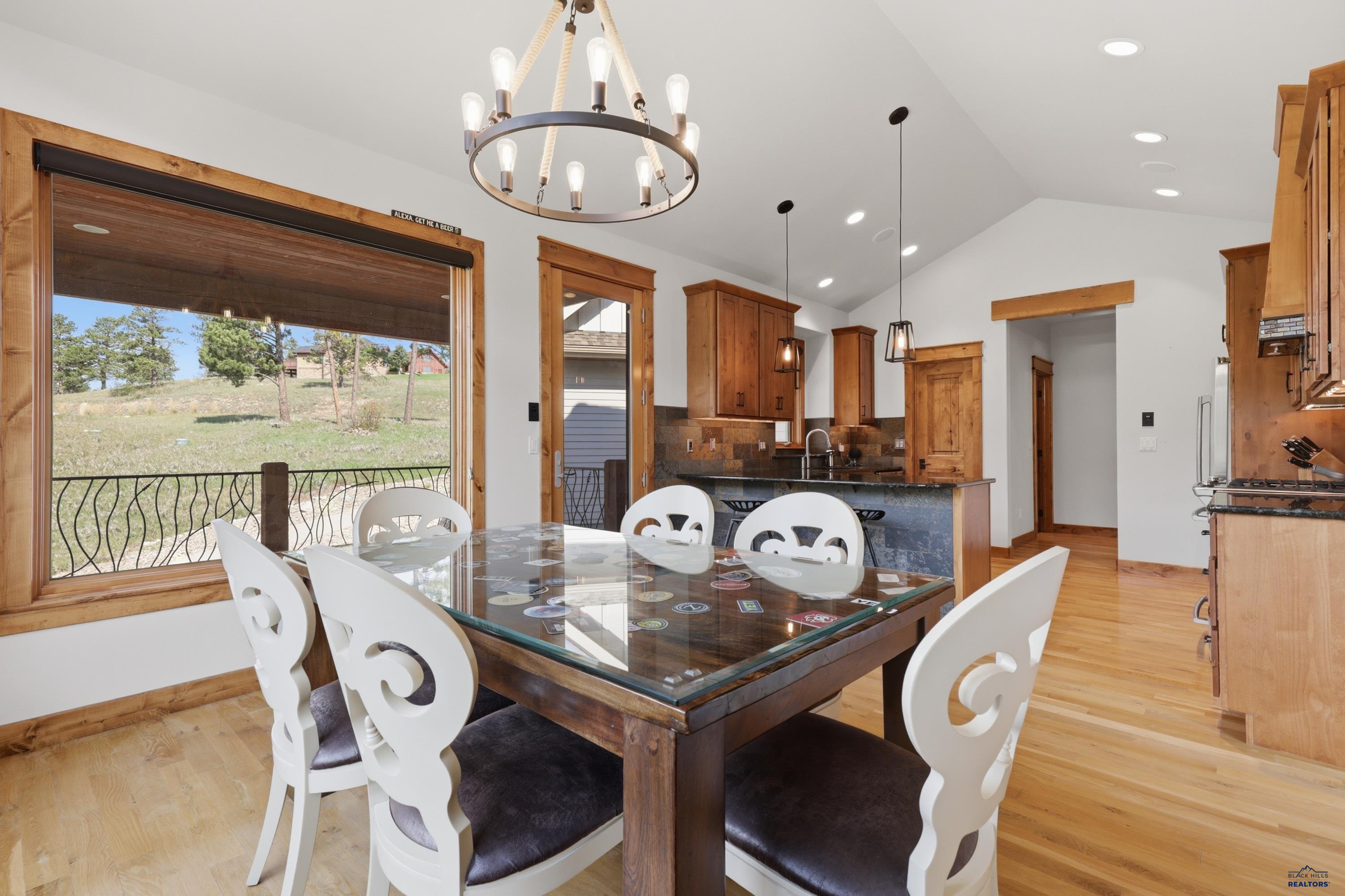 9191 Emerald Ridge Rd Property Photo 17