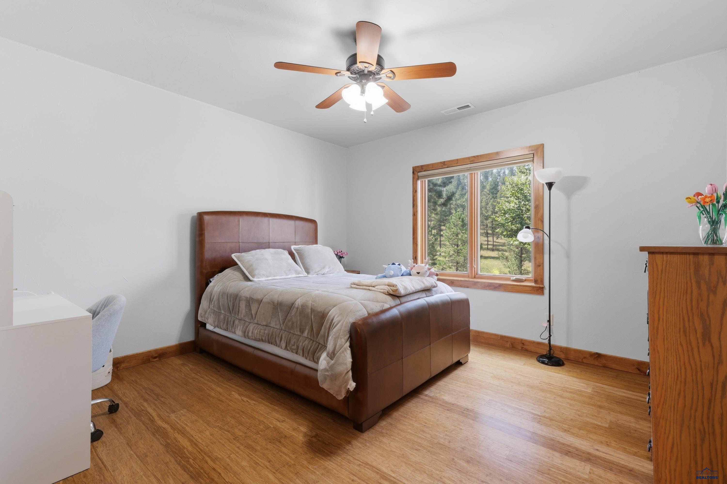 9191 Emerald Ridge Rd Property Photo 34