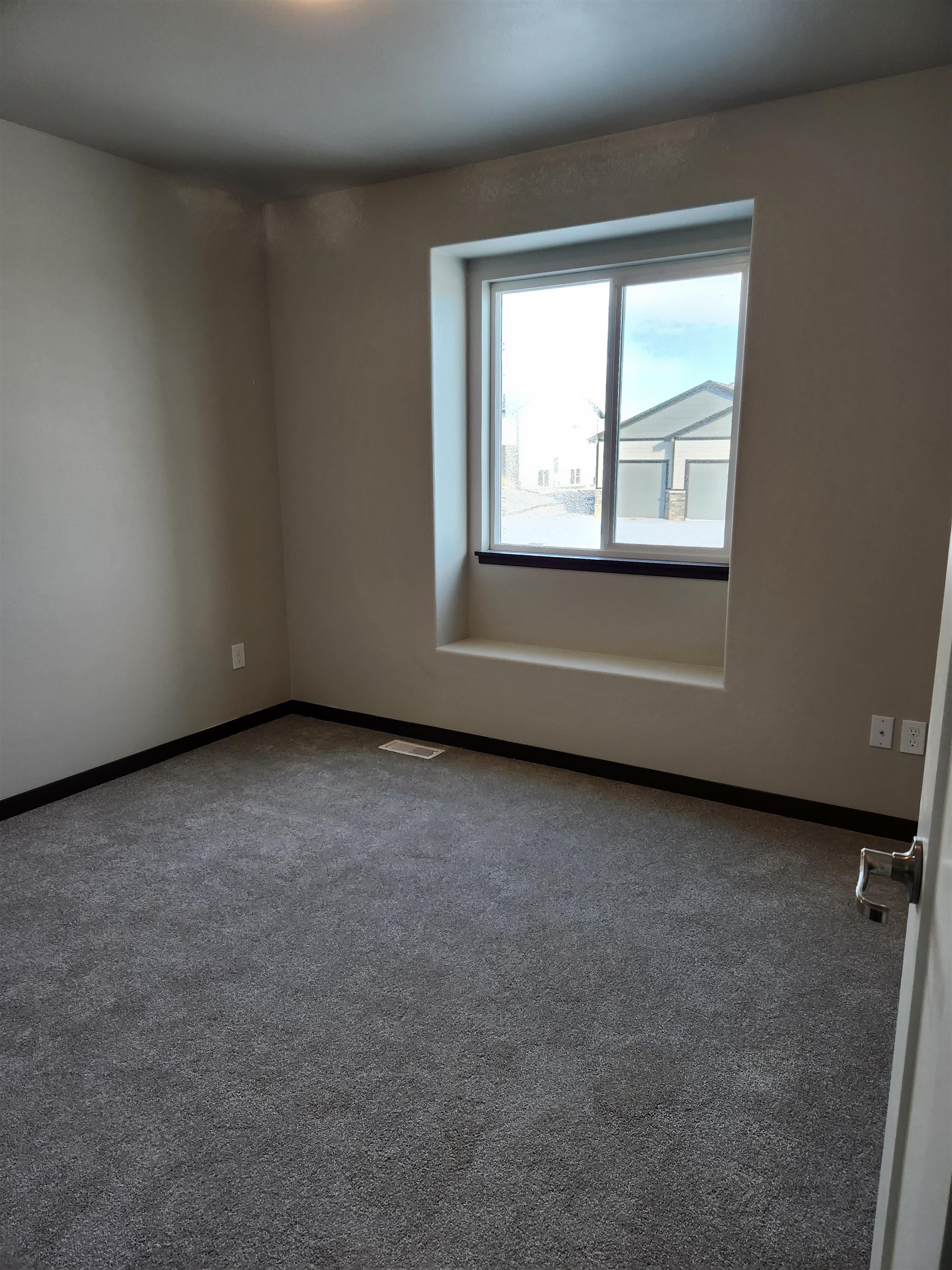 3215 Jessup Lane Property Photo 9