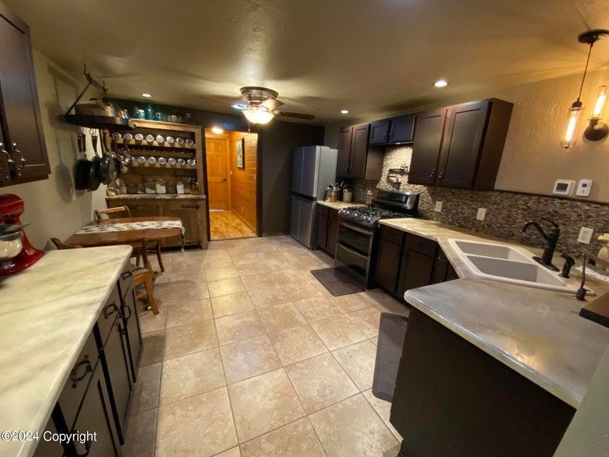 183 Crooked Pine Trl Property Photo 4