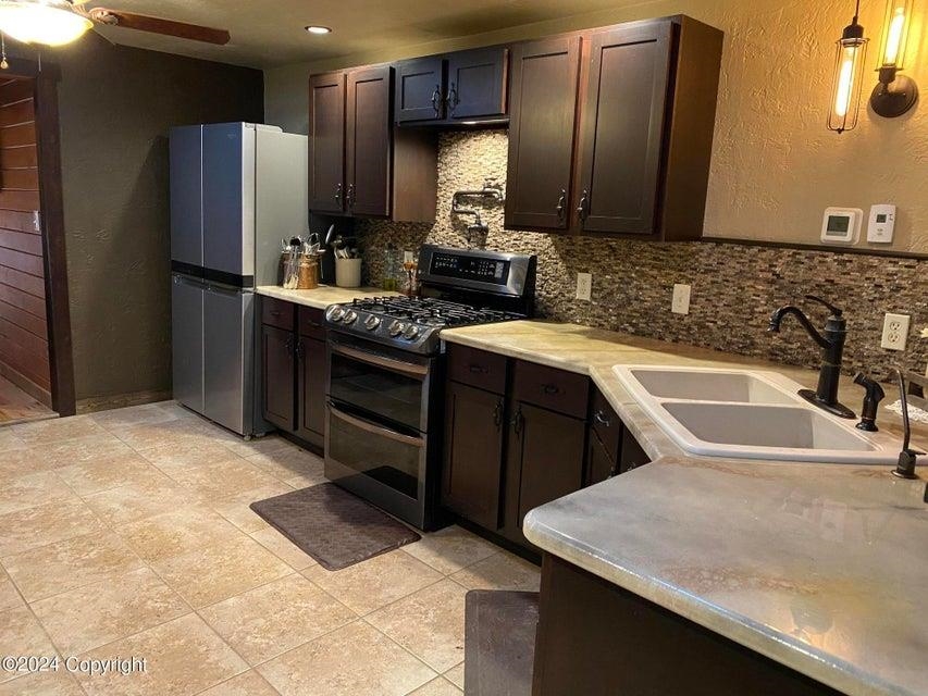 183 Crooked Pine Trl Property Photo 7
