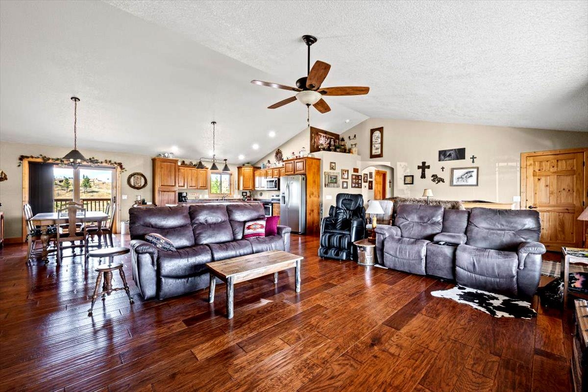 445 Inyan Kara Creek Road Property Photo 10