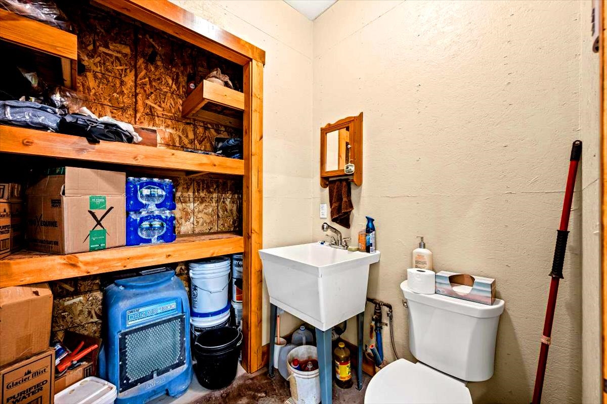 445 Inyan Kara Creek Road Property Photo 31