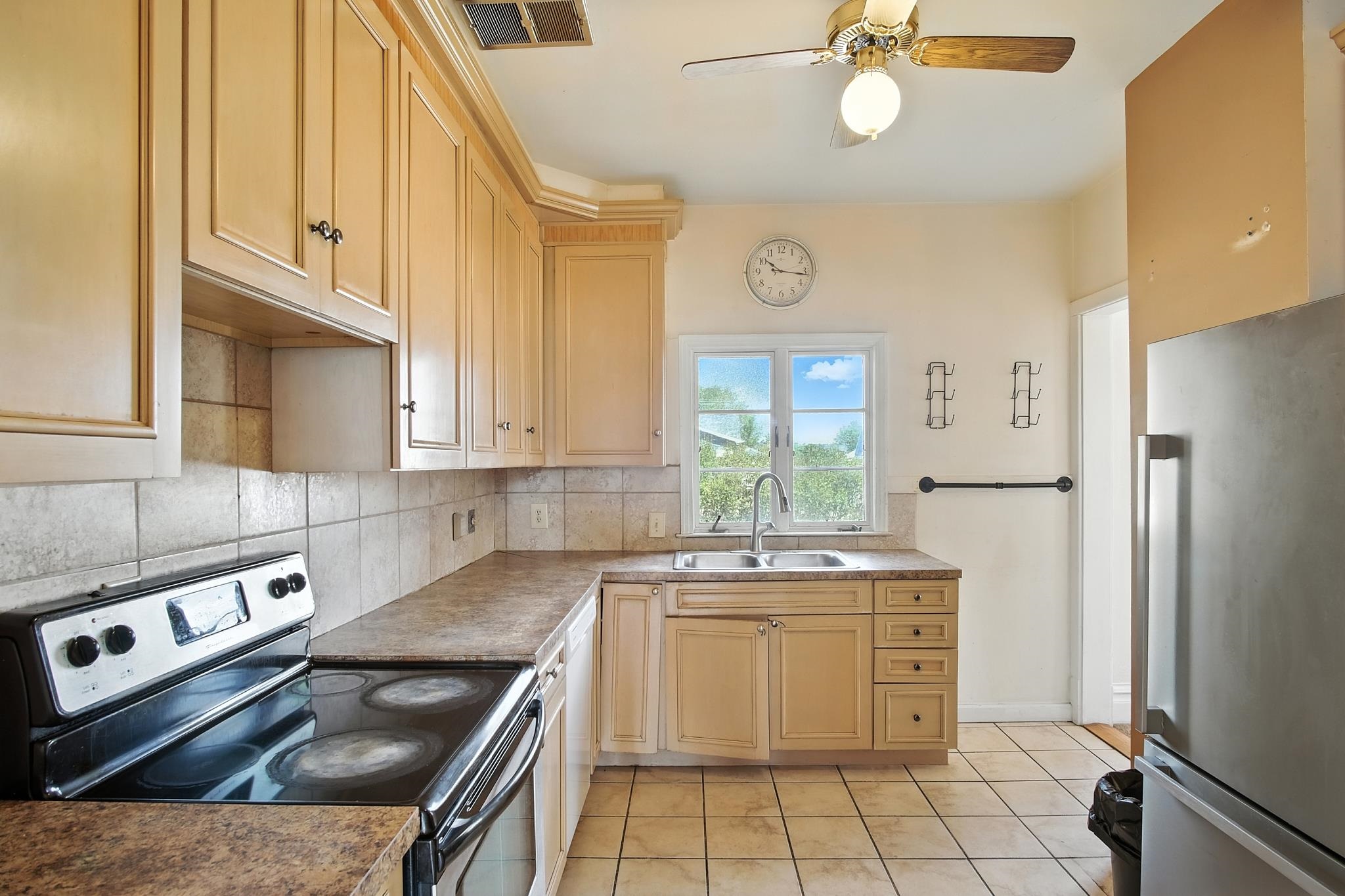 346 N 17th Street Property Photo 6