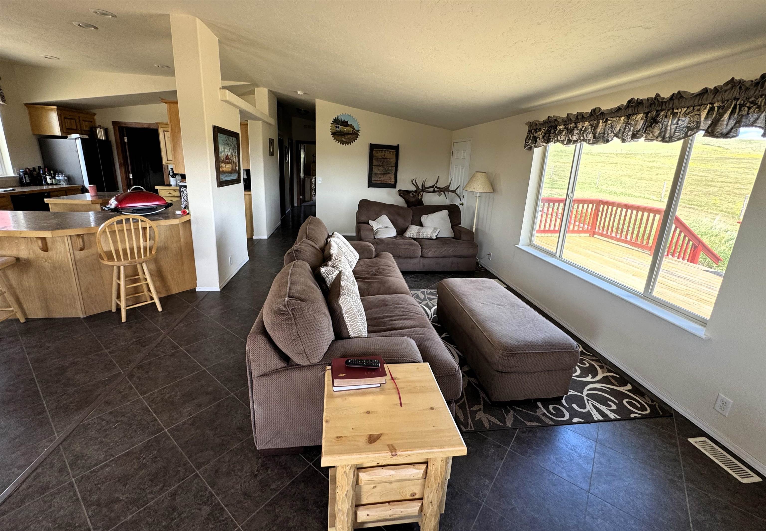 R10 Mustang Valley Road Property Photo 12