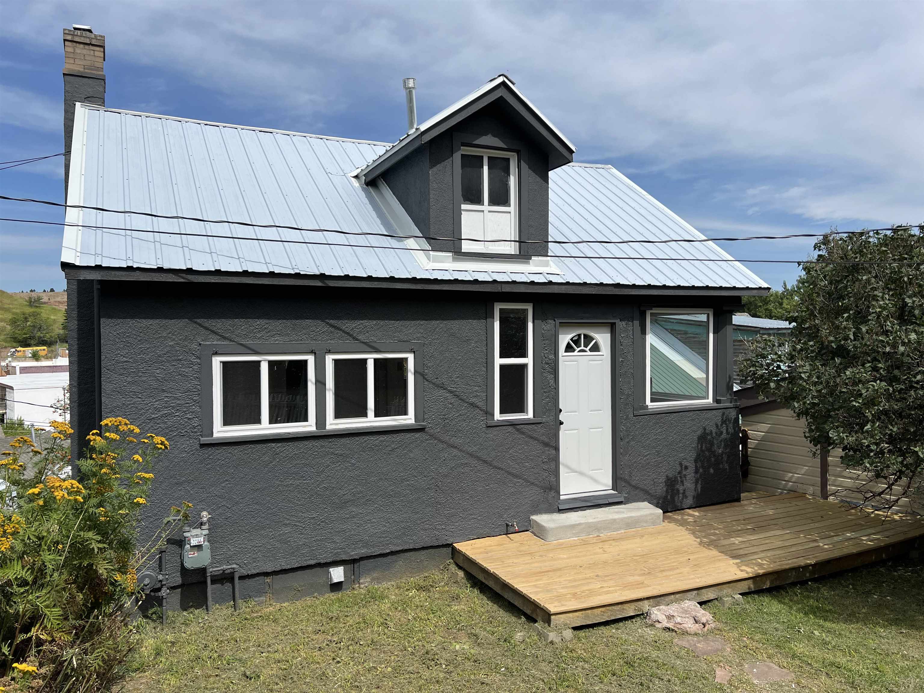 106 Columbus Street Property Photo 1