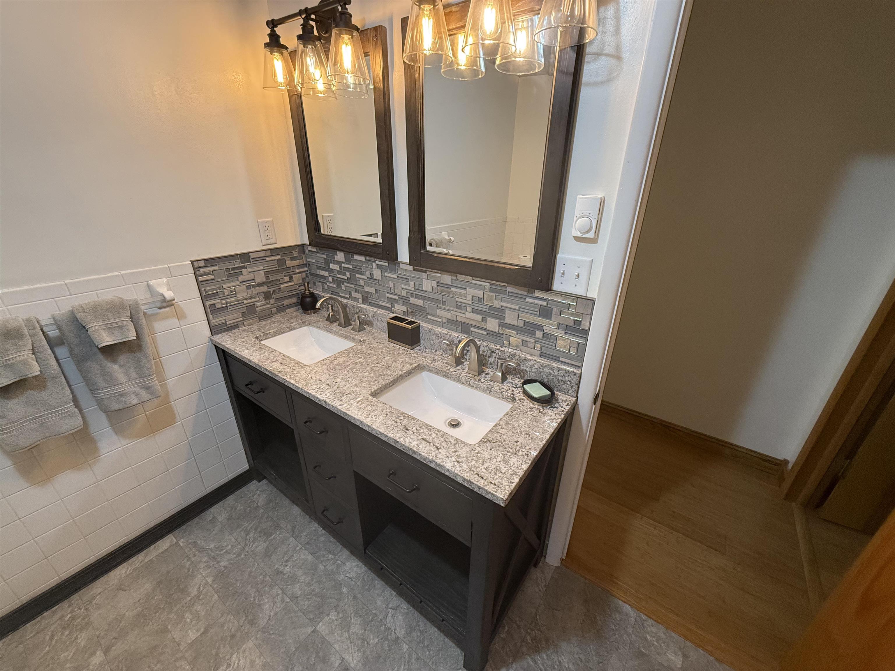 781 Main Street Property Photo 11