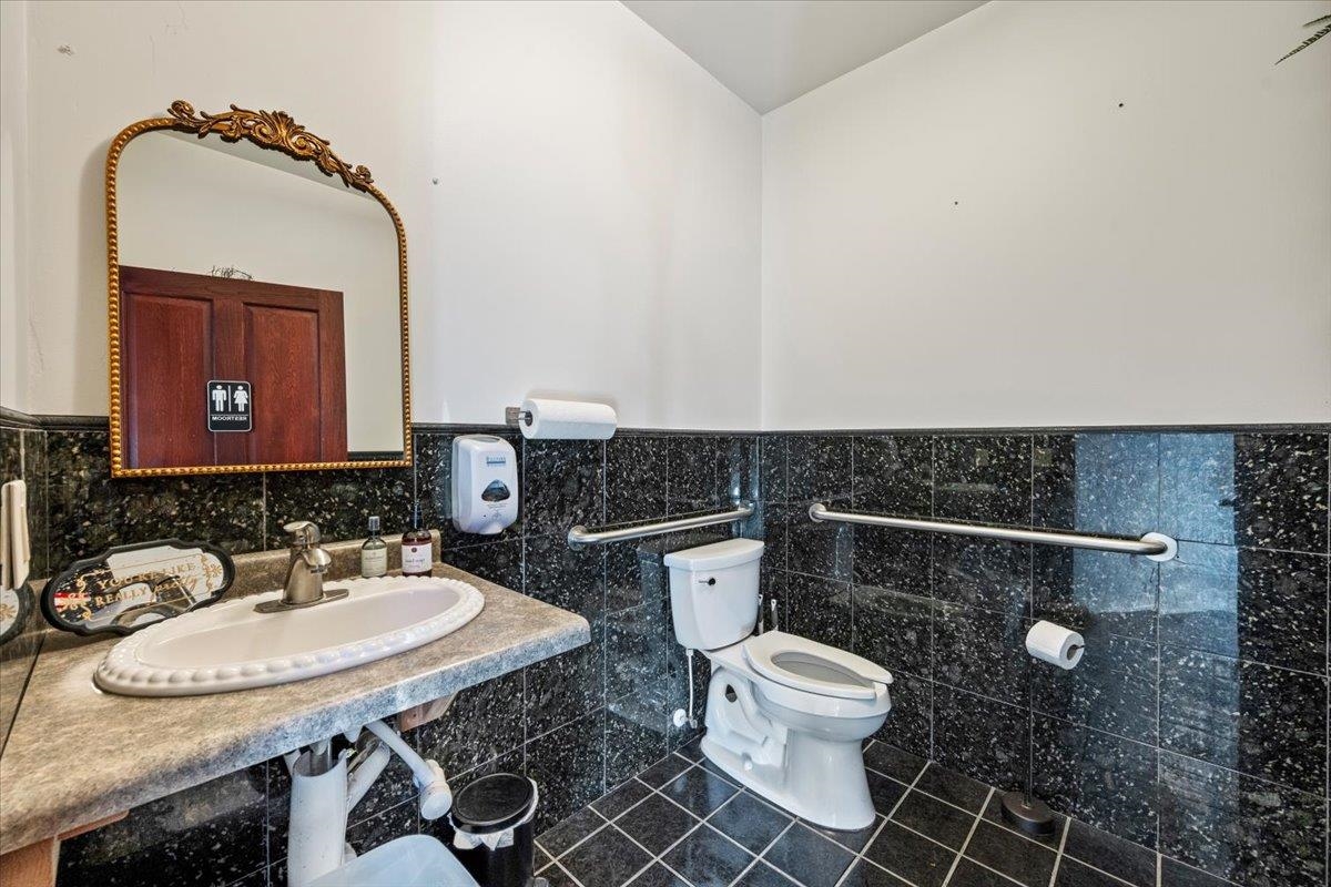 747 Ames Avenue Property Photo 11