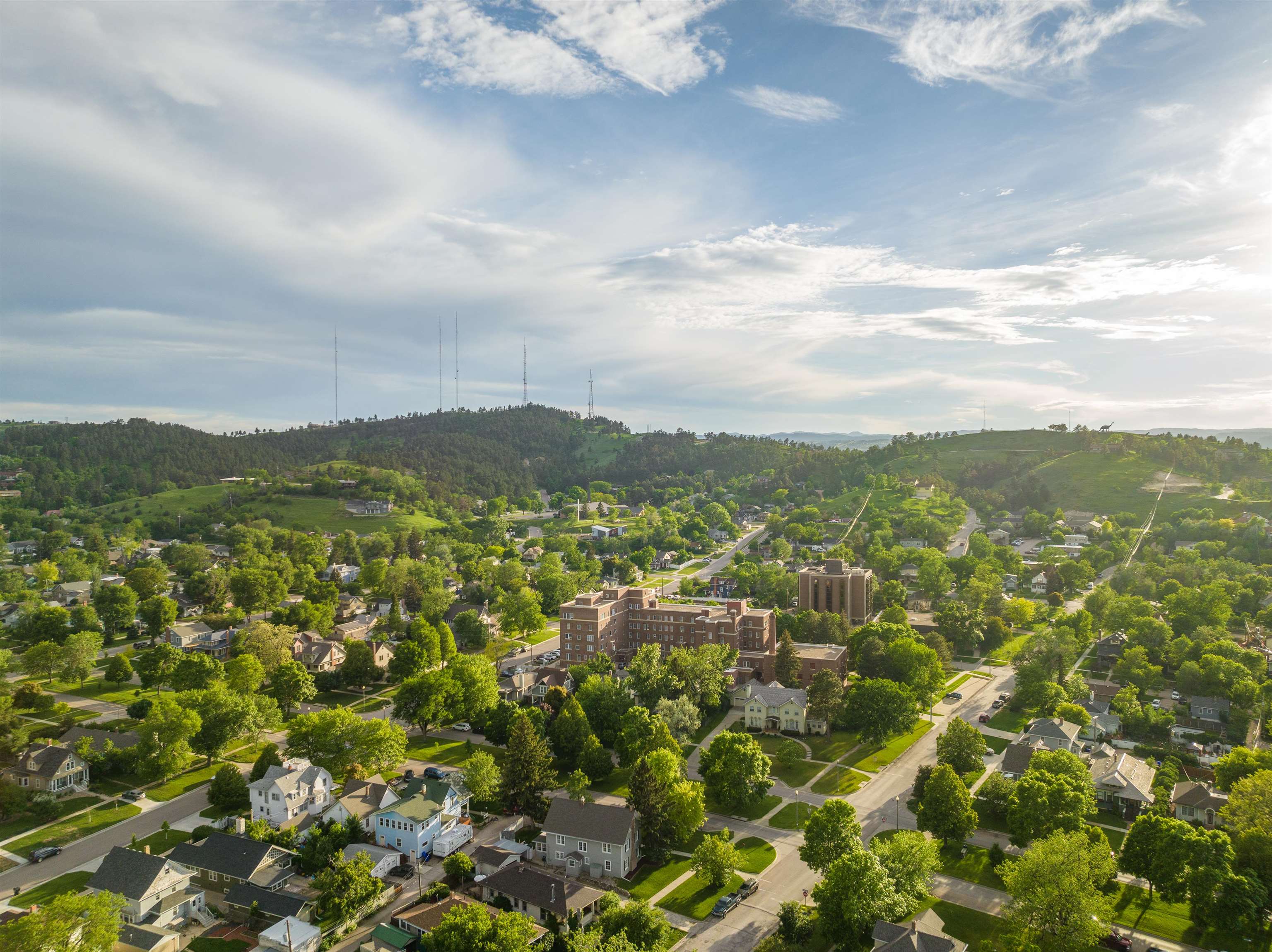 1000 West Boulevard Property Photo 4