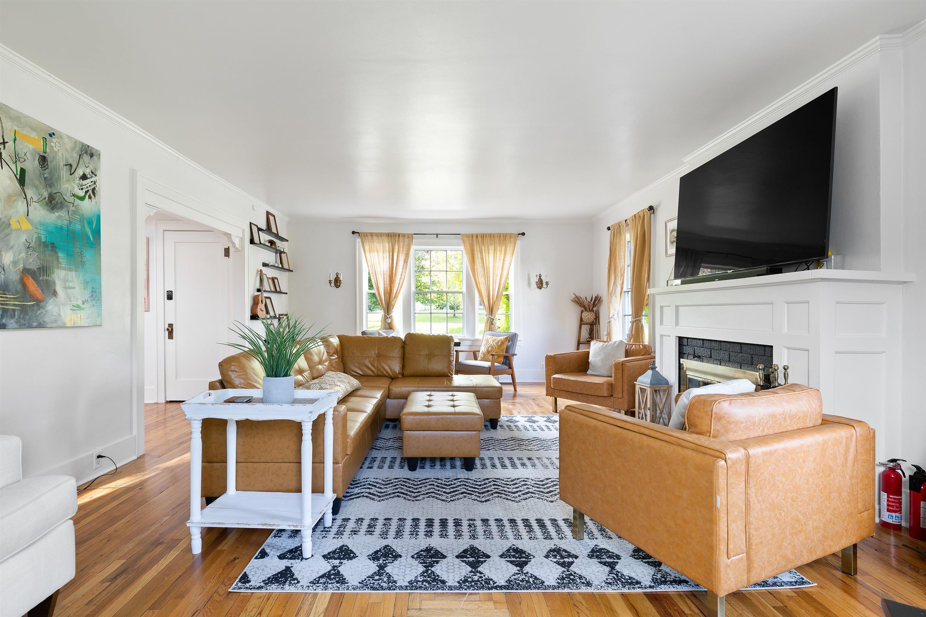 1000 West Boulevard Property Photo 8