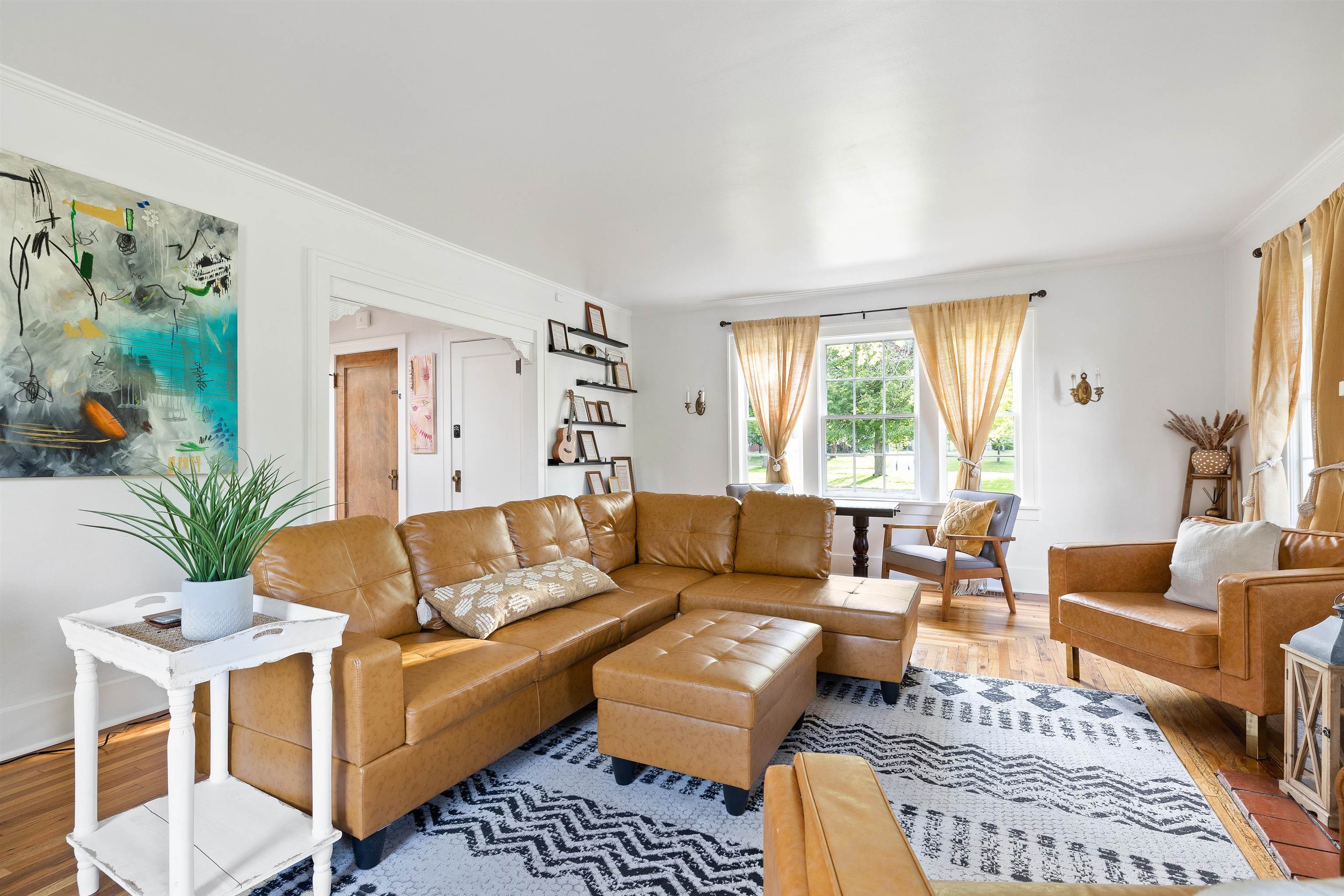 1000 West Boulevard Property Photo 9