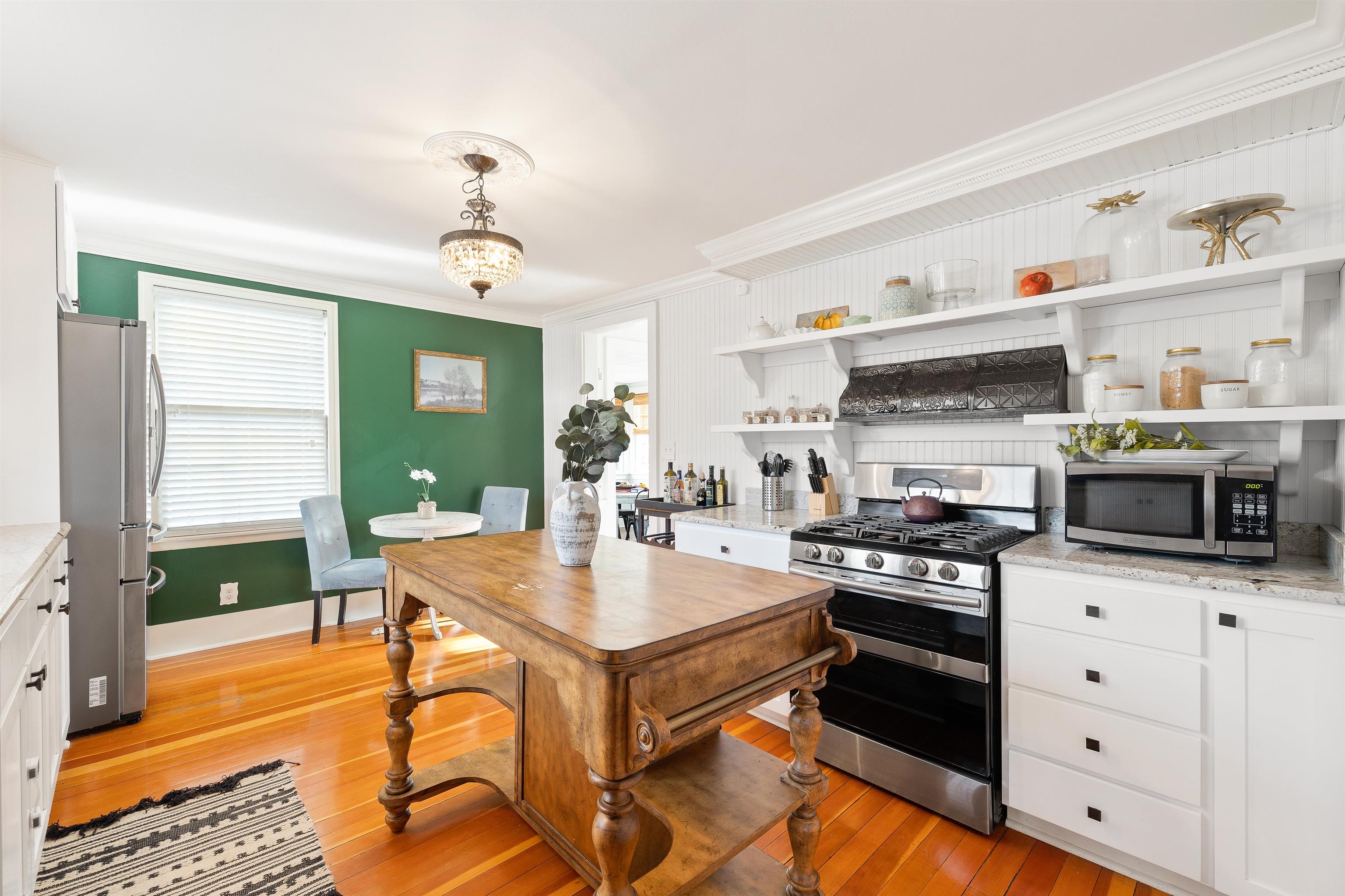 1000 West Boulevard Property Photo 14