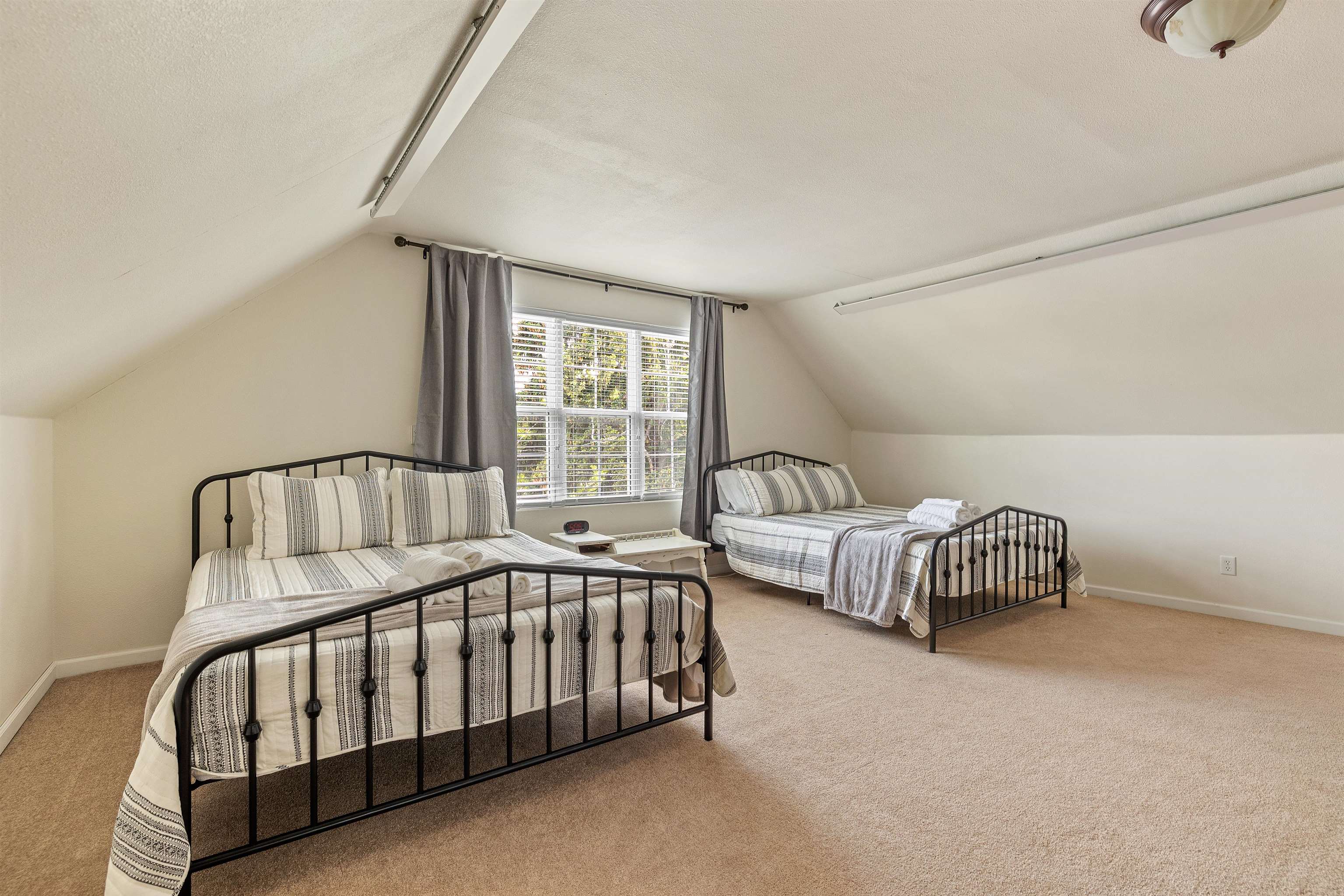 1000 West Boulevard Property Photo 27