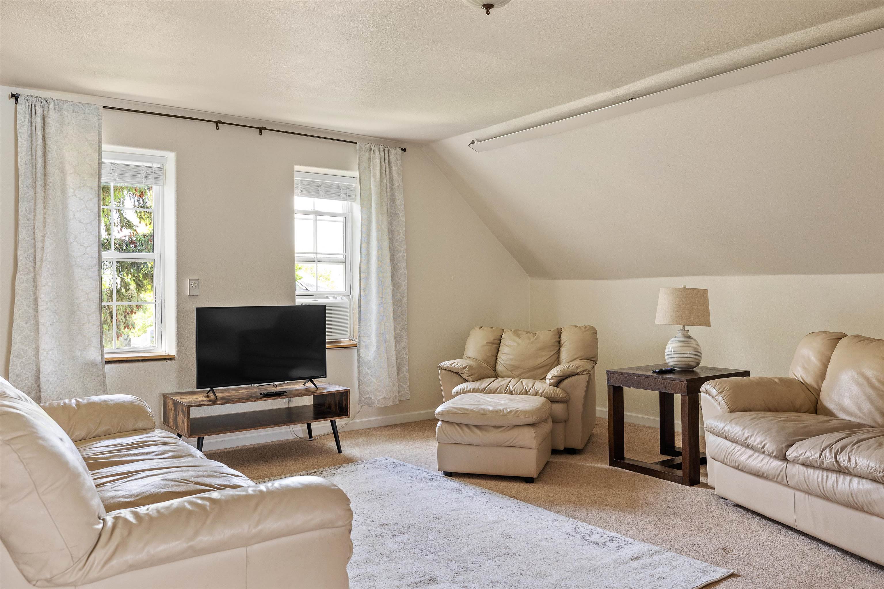 1000 West Boulevard Property Photo 30