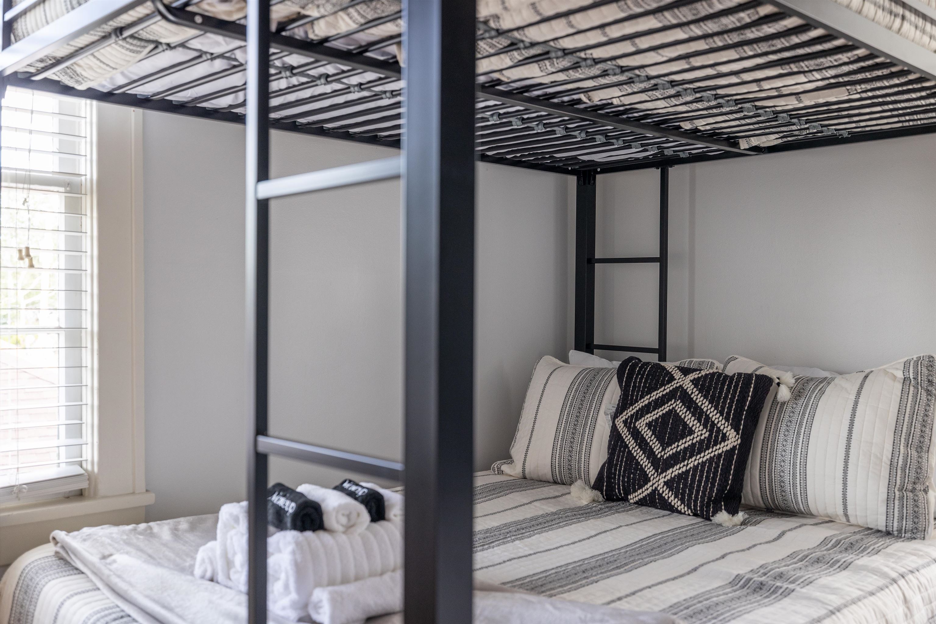 1000 West Boulevard Property Photo 35