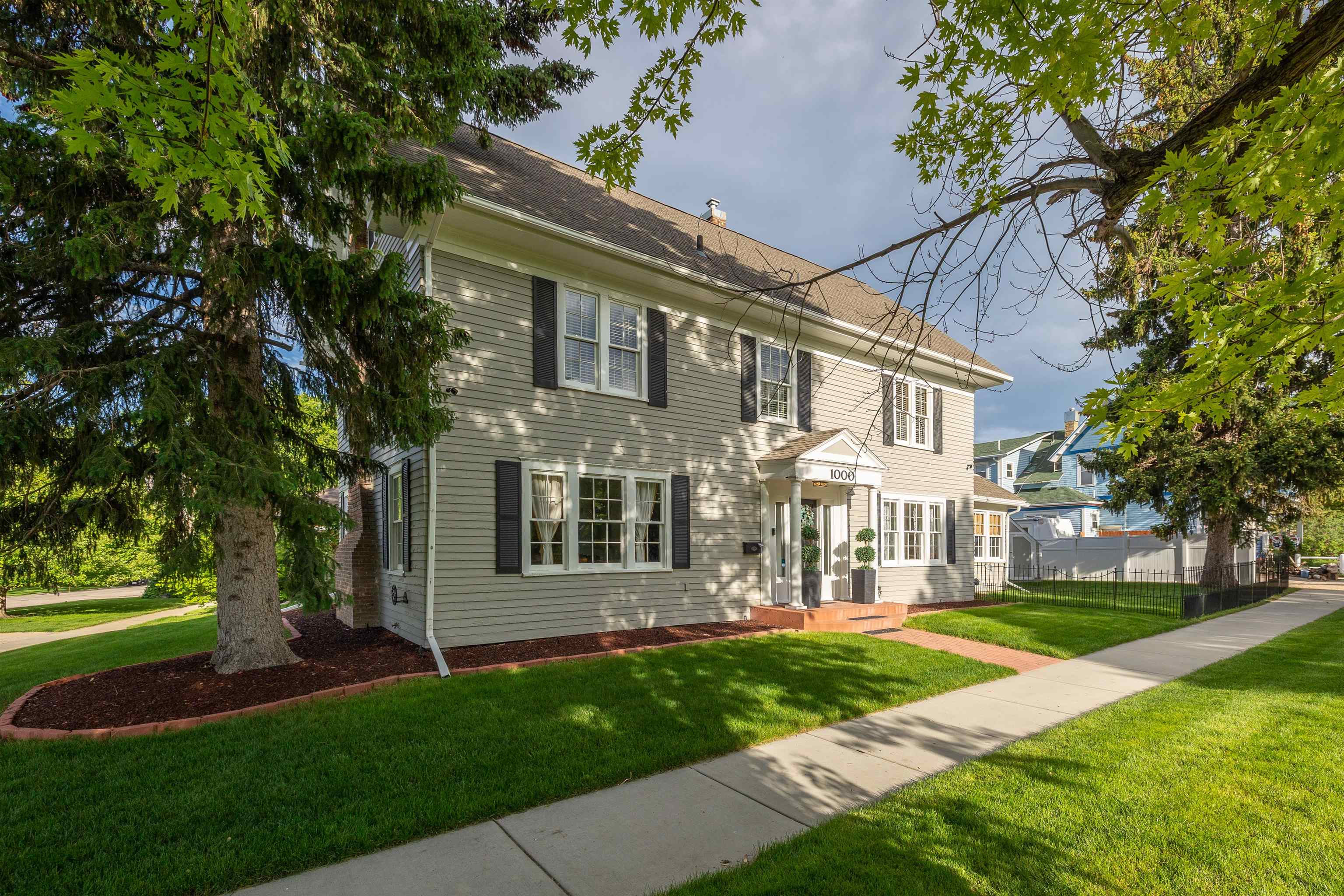 1000 West Boulevard Property Photo 39