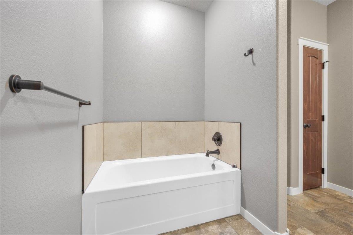 1722 Iron Horse Loop Property Photo 16