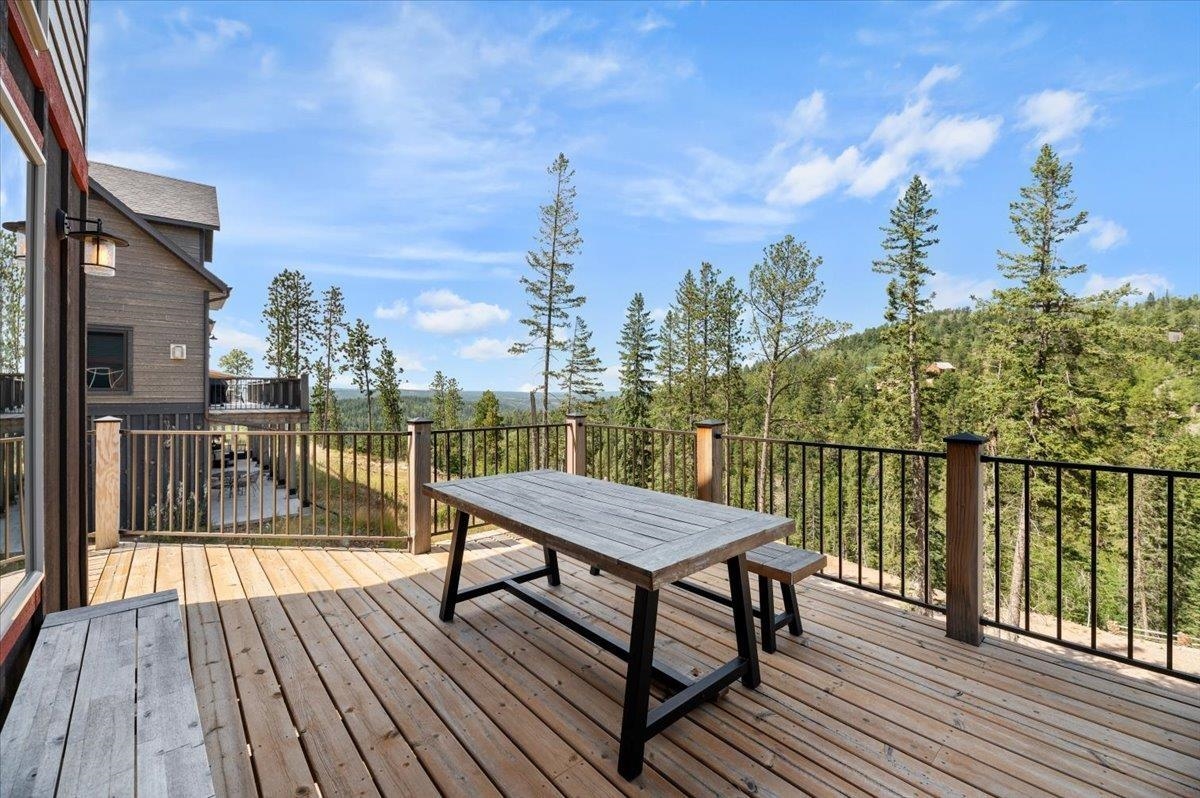 21185 Lost Camp Trail Property Photo 32