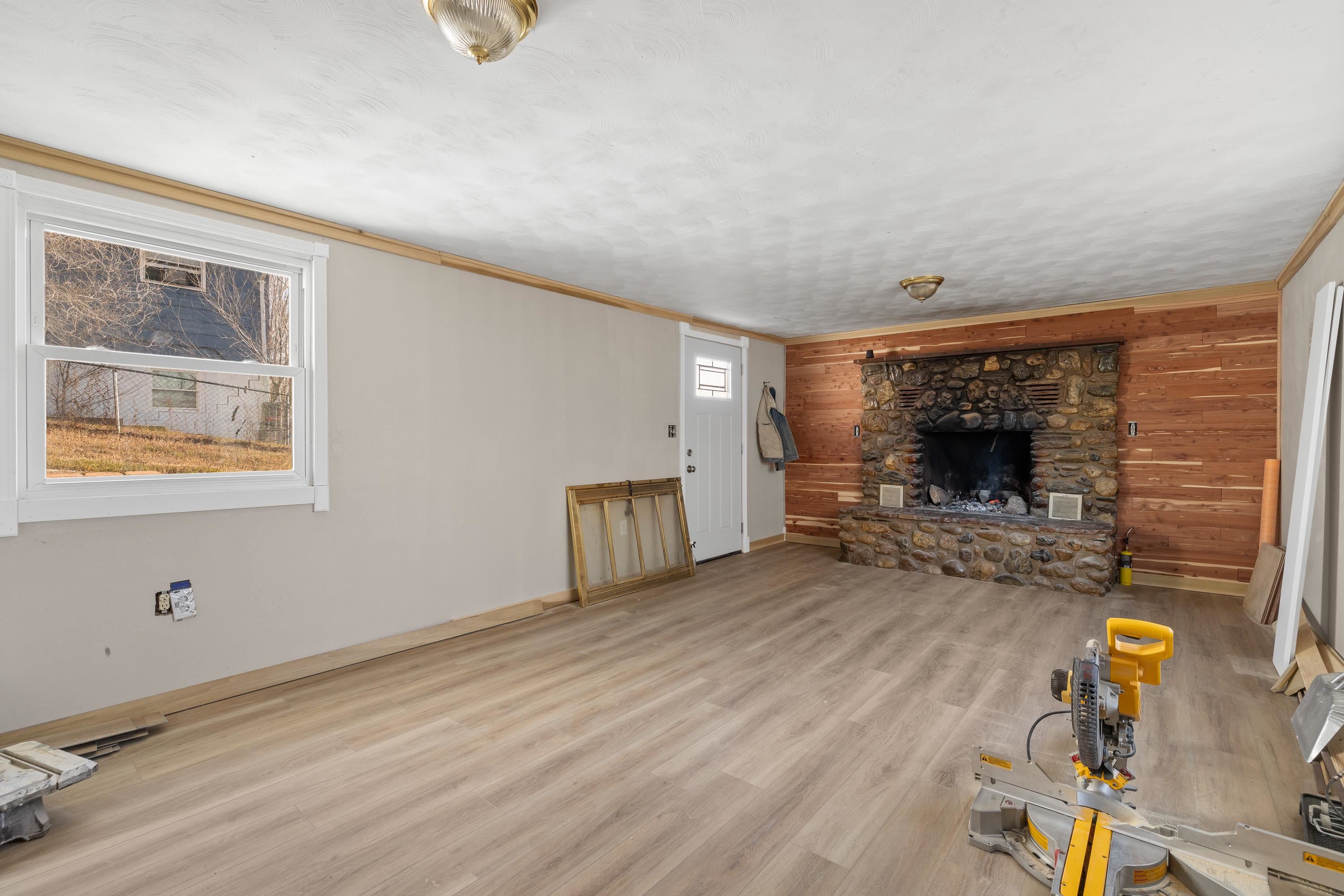 121 E College Avenue Property Photo 3