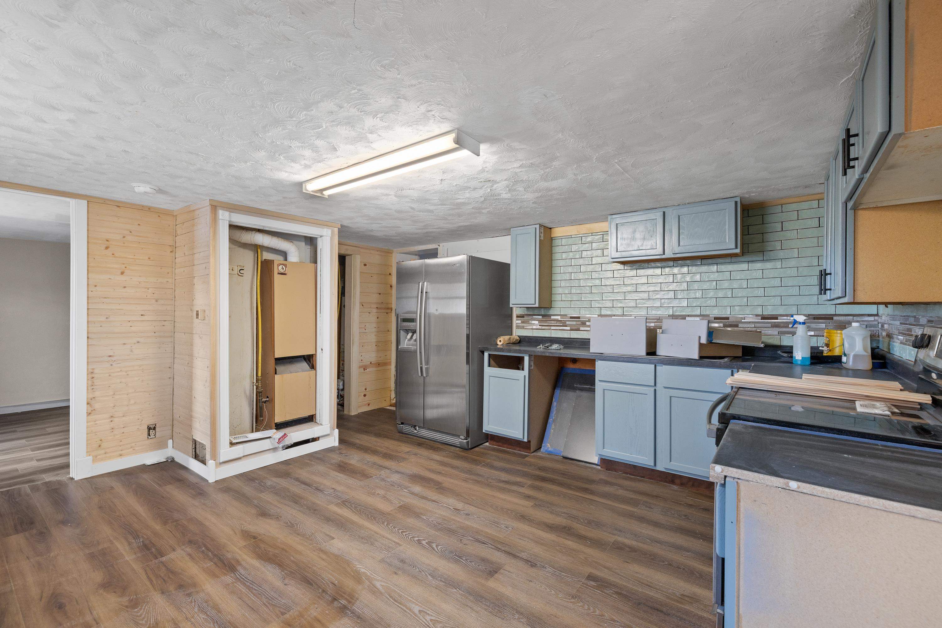 121 E College Avenue Property Photo 4