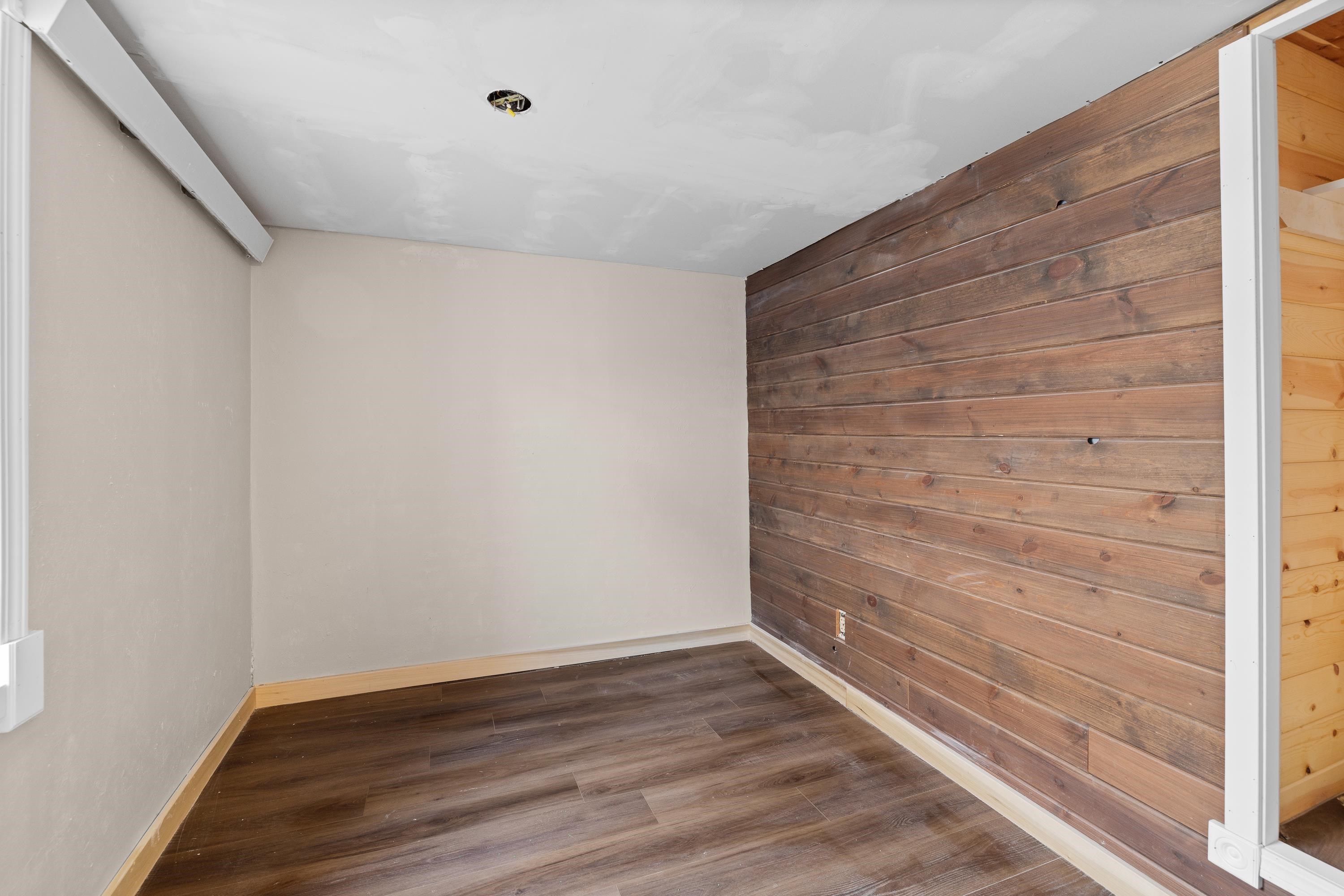 121 E College Avenue Property Photo 7