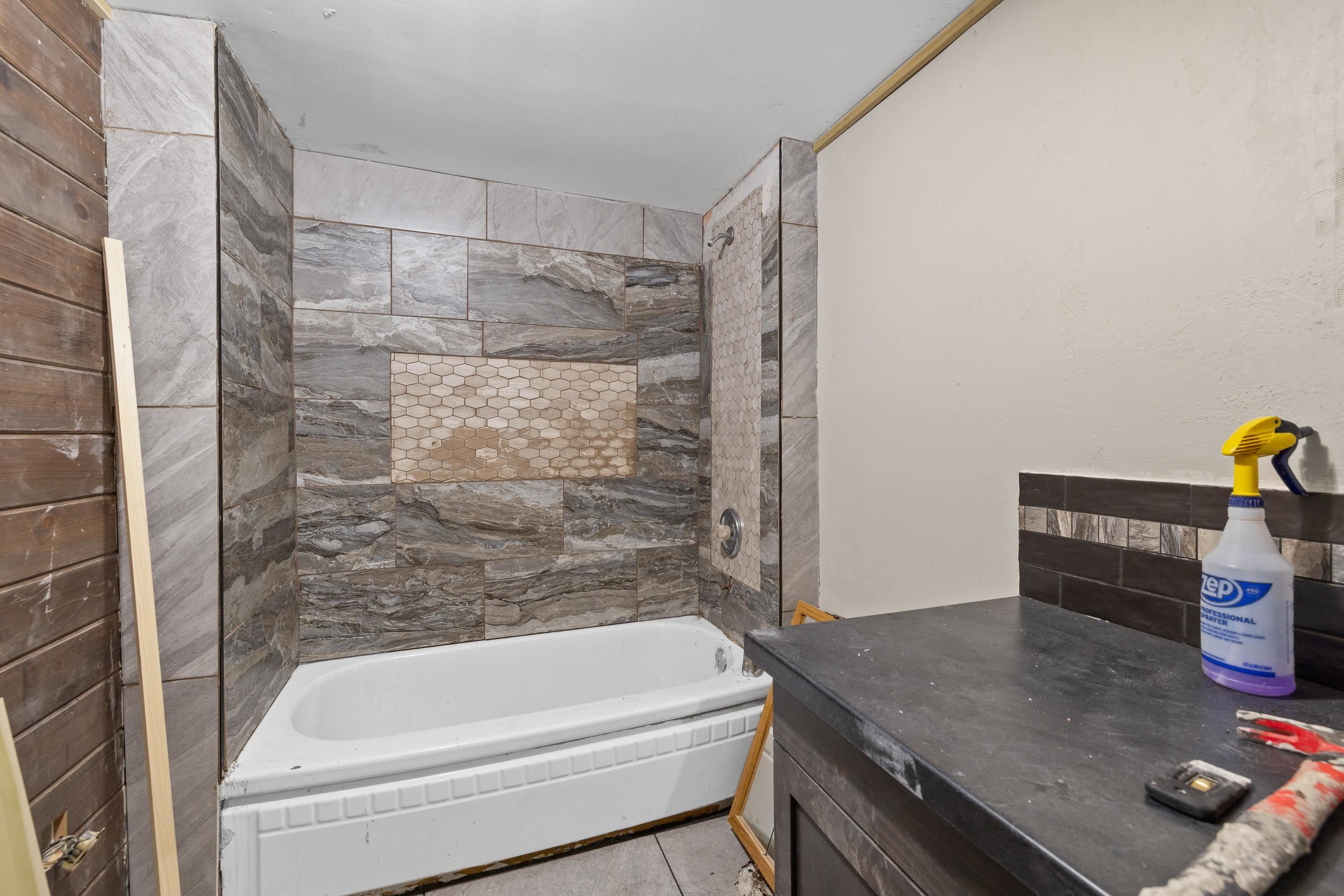 121 E College Avenue Property Photo 8