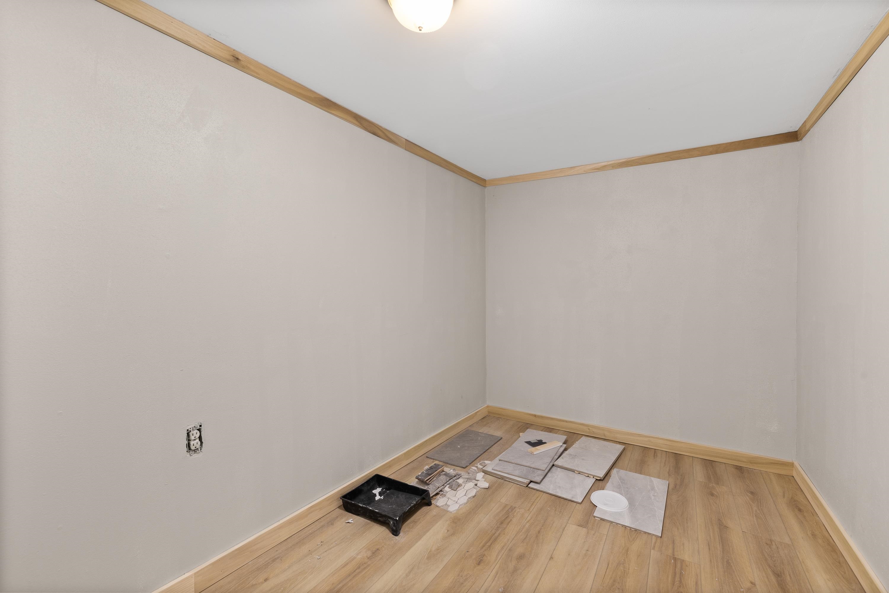 121 E College Avenue Property Photo 9