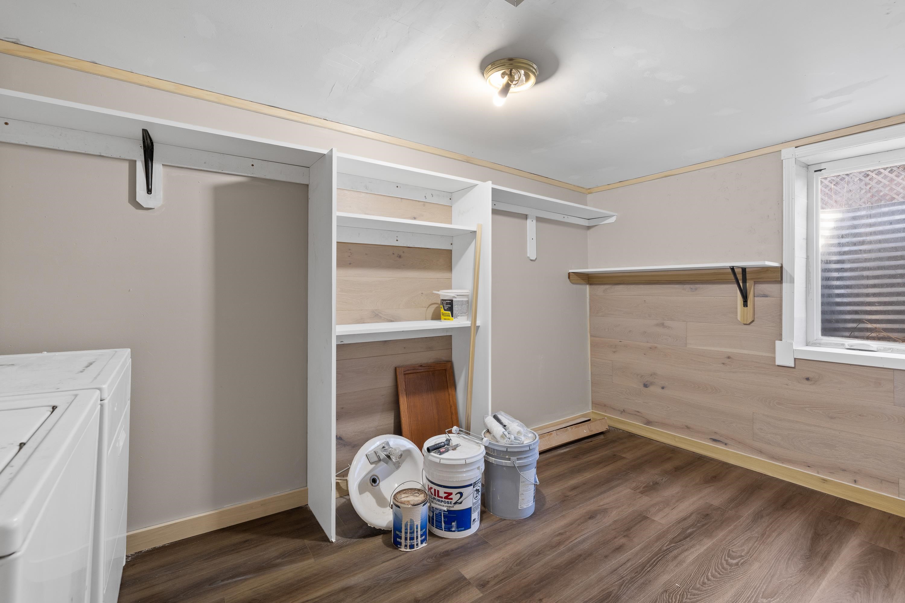 121 E College Avenue Property Photo 11