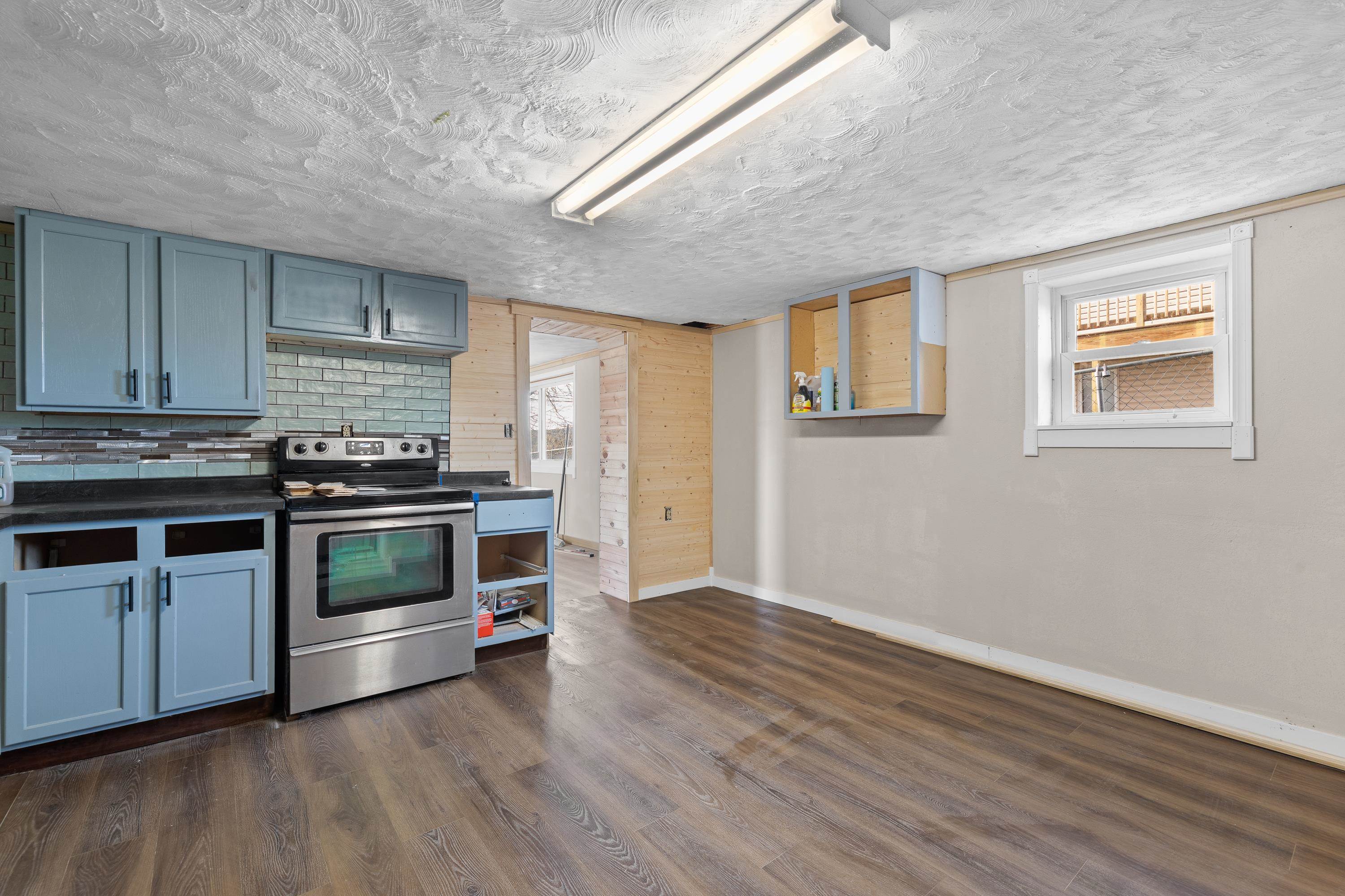 121 E College Avenue Property Photo 14