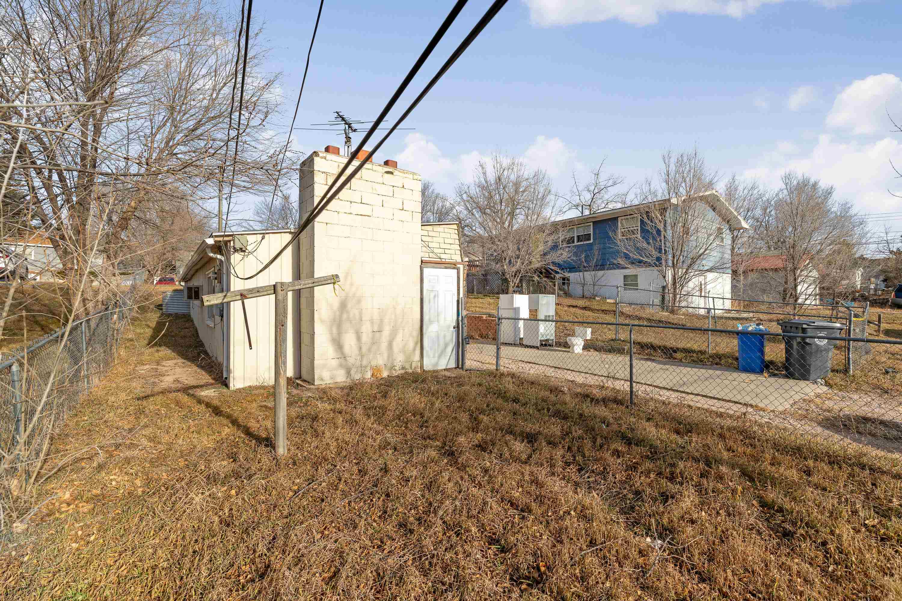121 E College Avenue Property Photo 19