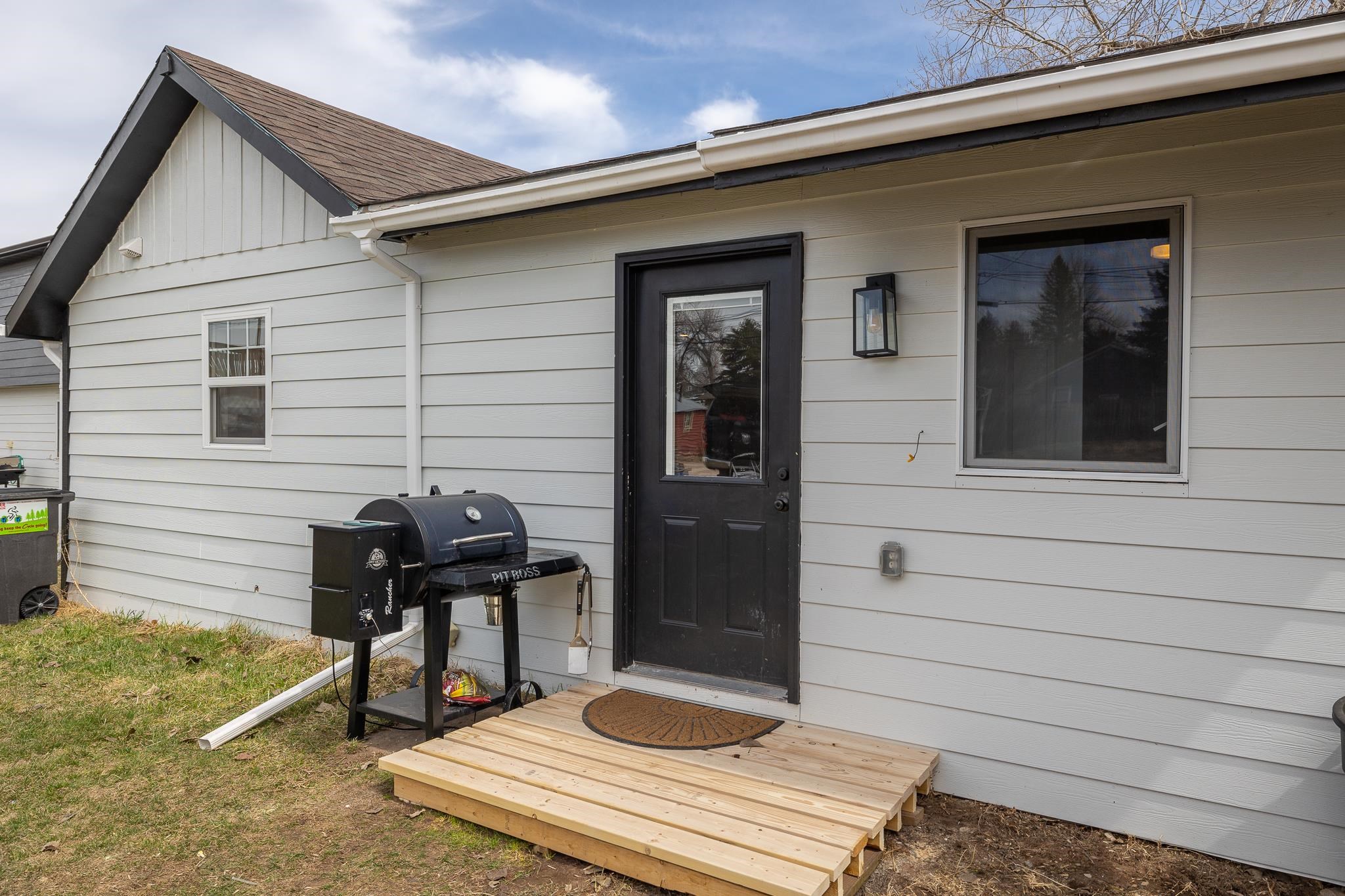 731 N Ames Street Property Photo 9