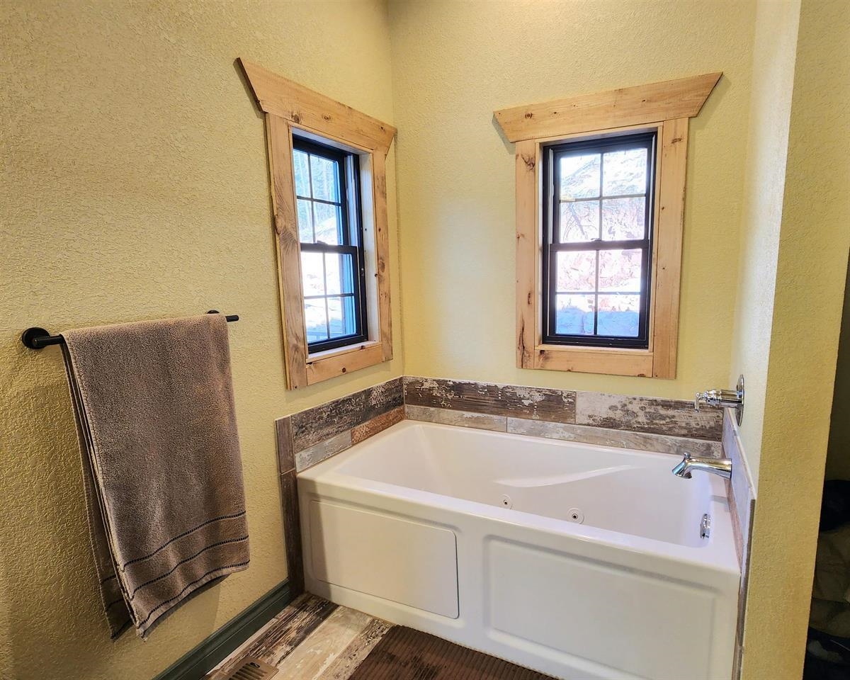 20076 Higgins Gulch Road Property Photo 12