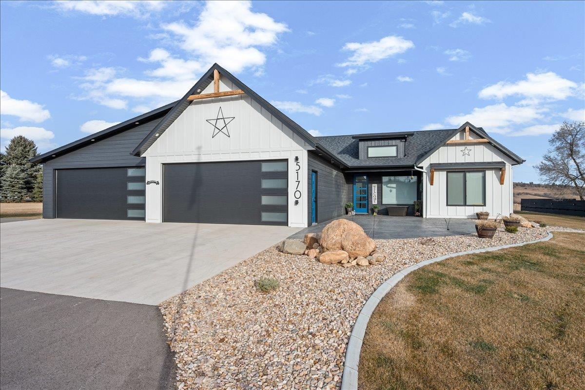 5170 Airport Road Property Photo 3