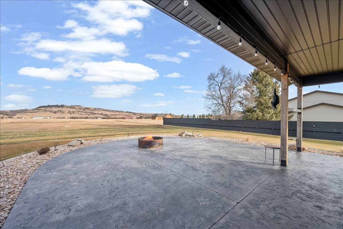 5170 Airport Road Property Photo 4