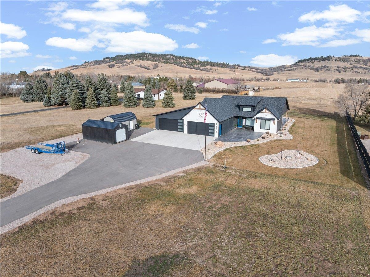 5170 Airport Road Property Photo 6