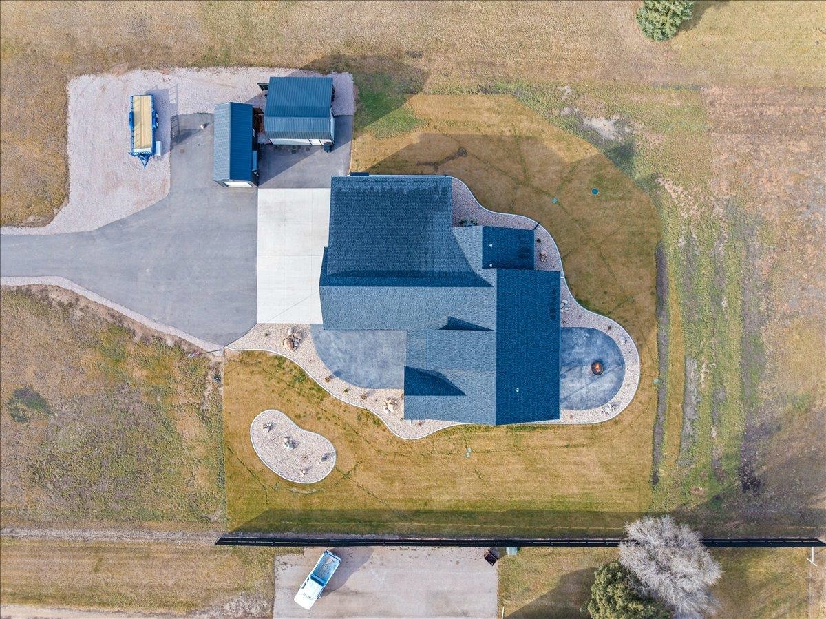 5170 Airport Road Property Photo 8
