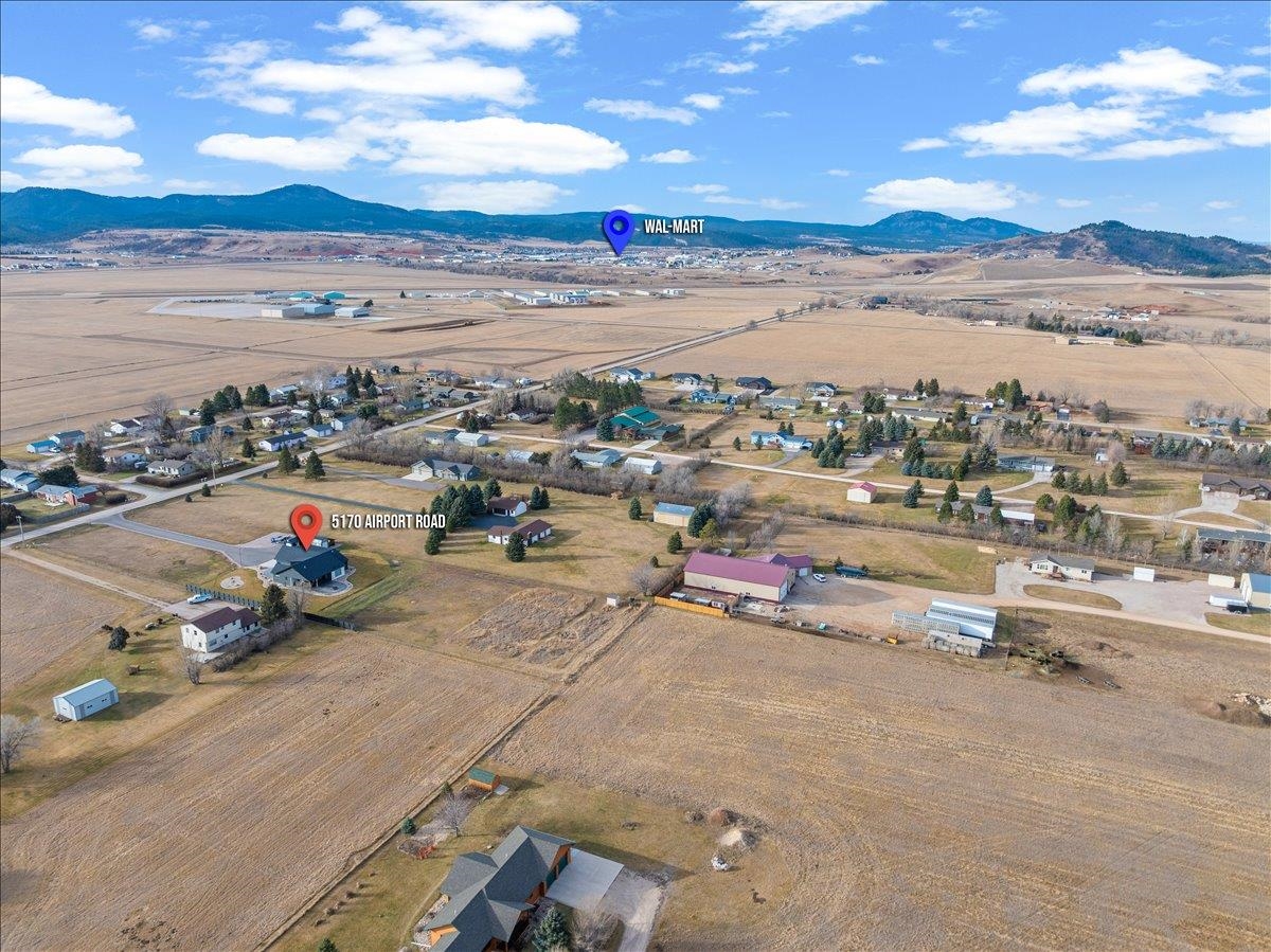 5170 Airport Road Property Photo 10