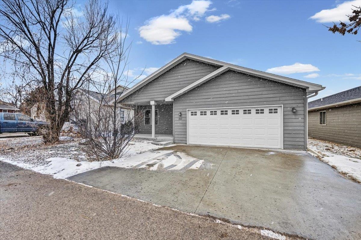 842 Harvard Street Property Photo 1