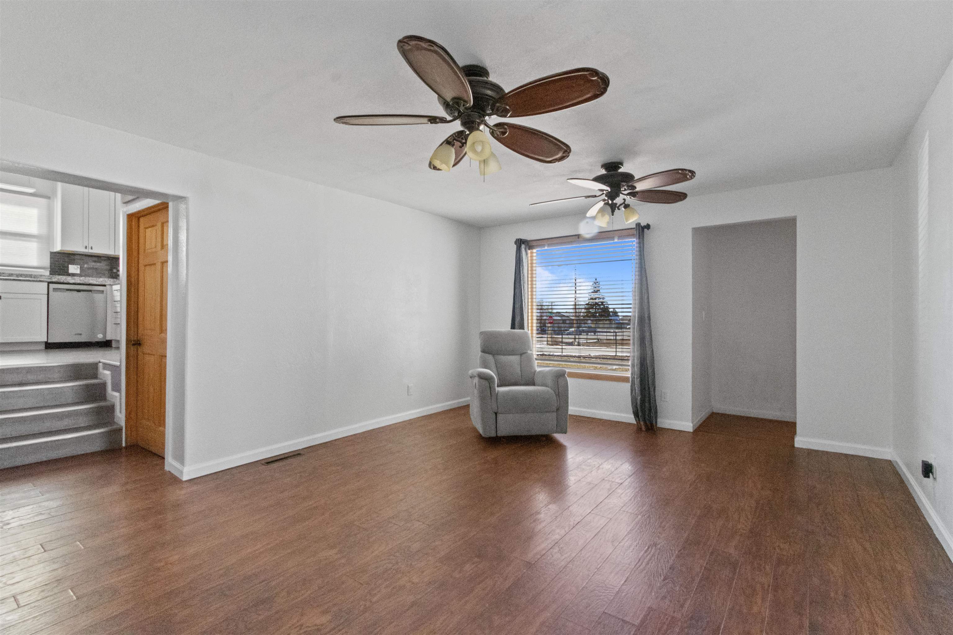 519 Pine Property Photo 4